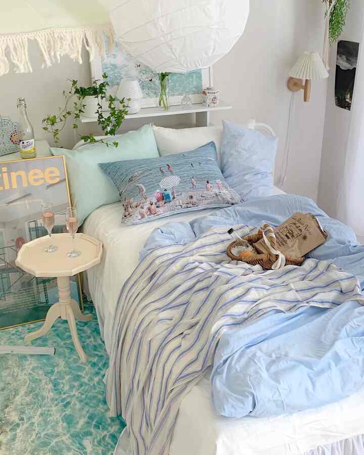 This is my first time with a printed pillow cover, but it's just as I imagined when I chose it. It's a really pretty Pickend photo pillow cover that will really add a point to the bed. 💭