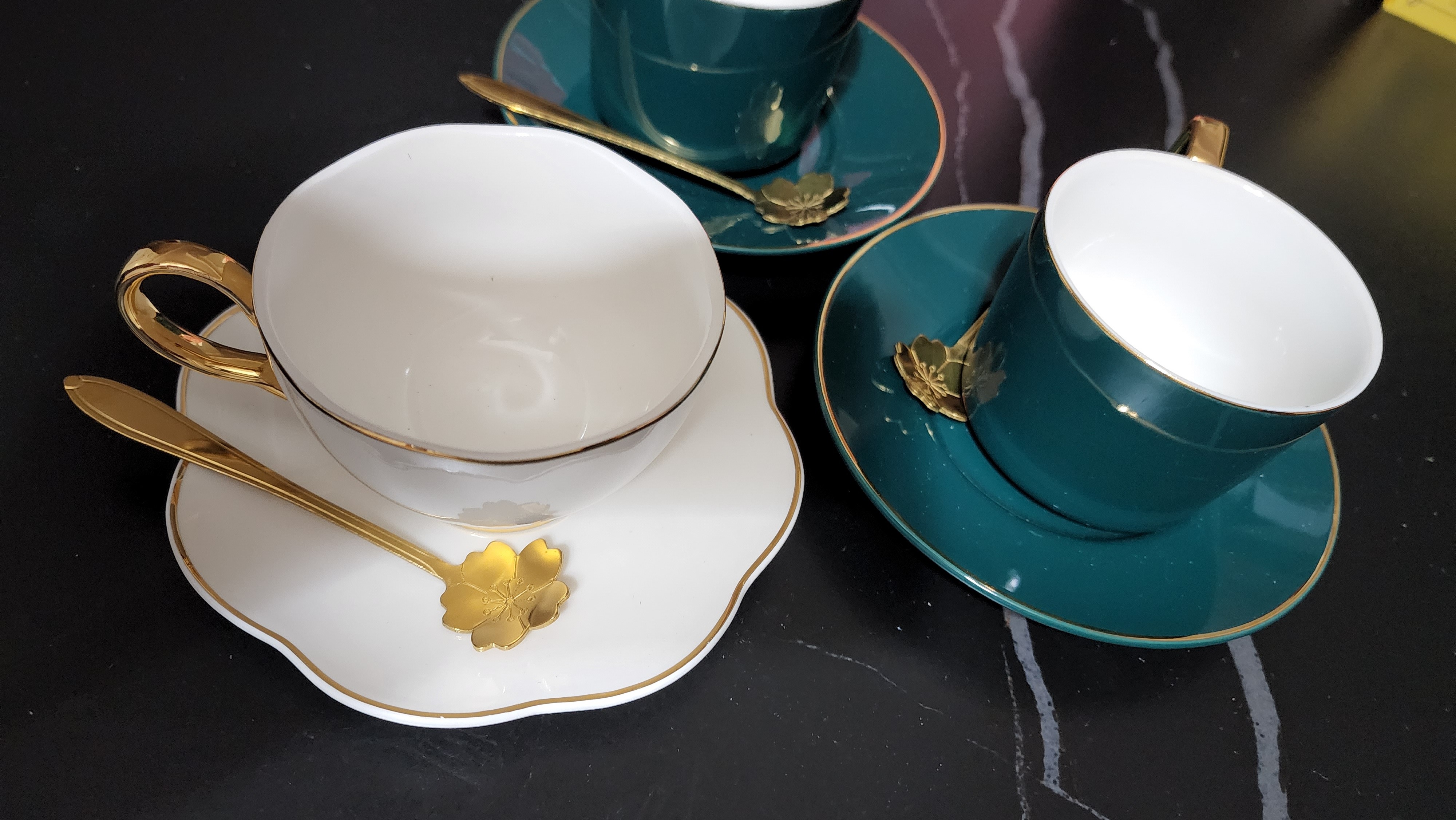 The Gold Lotus White Coffee Cup Set user photo
