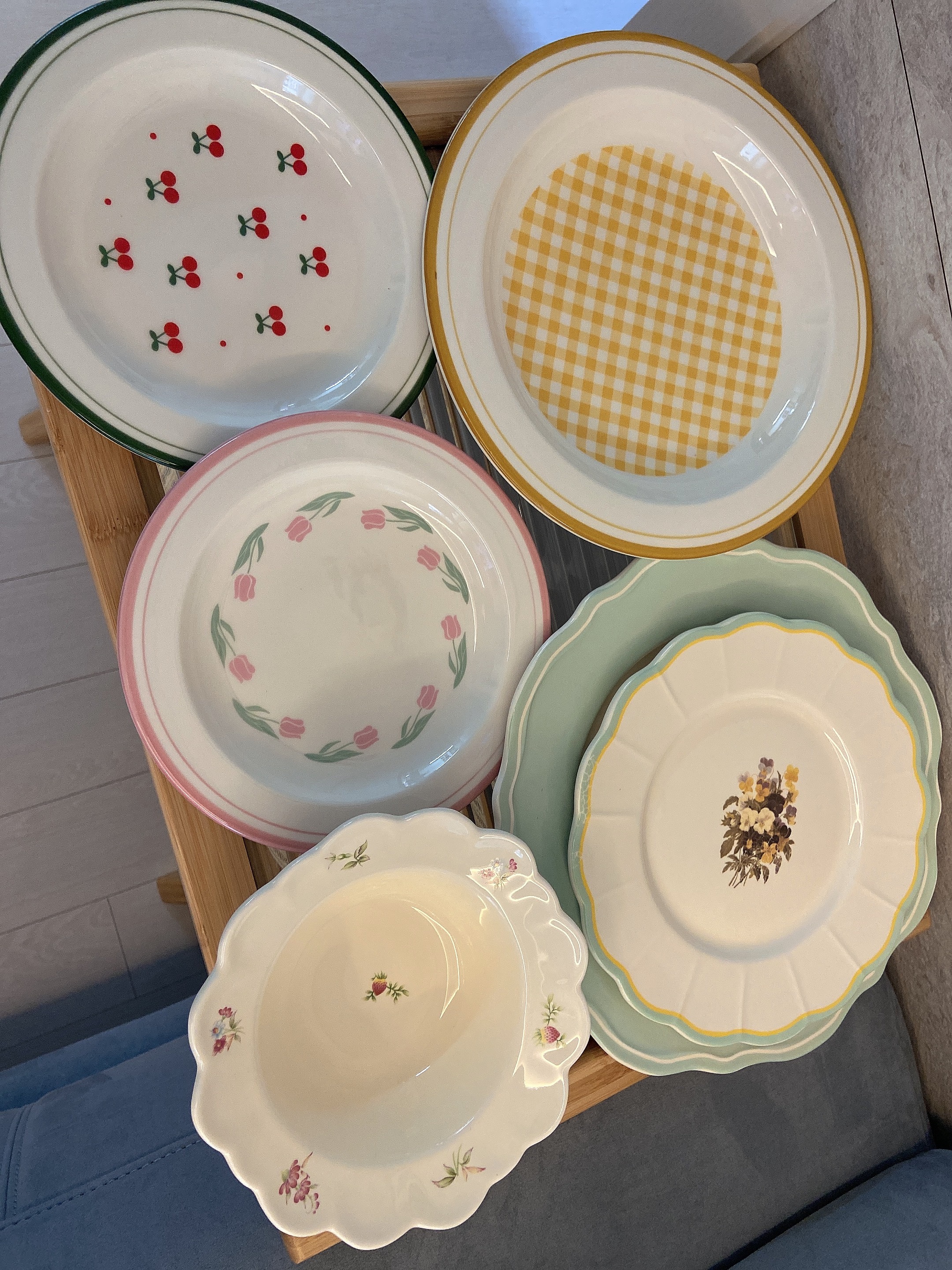 Coucou Retro Charm Dinner Plate - 9