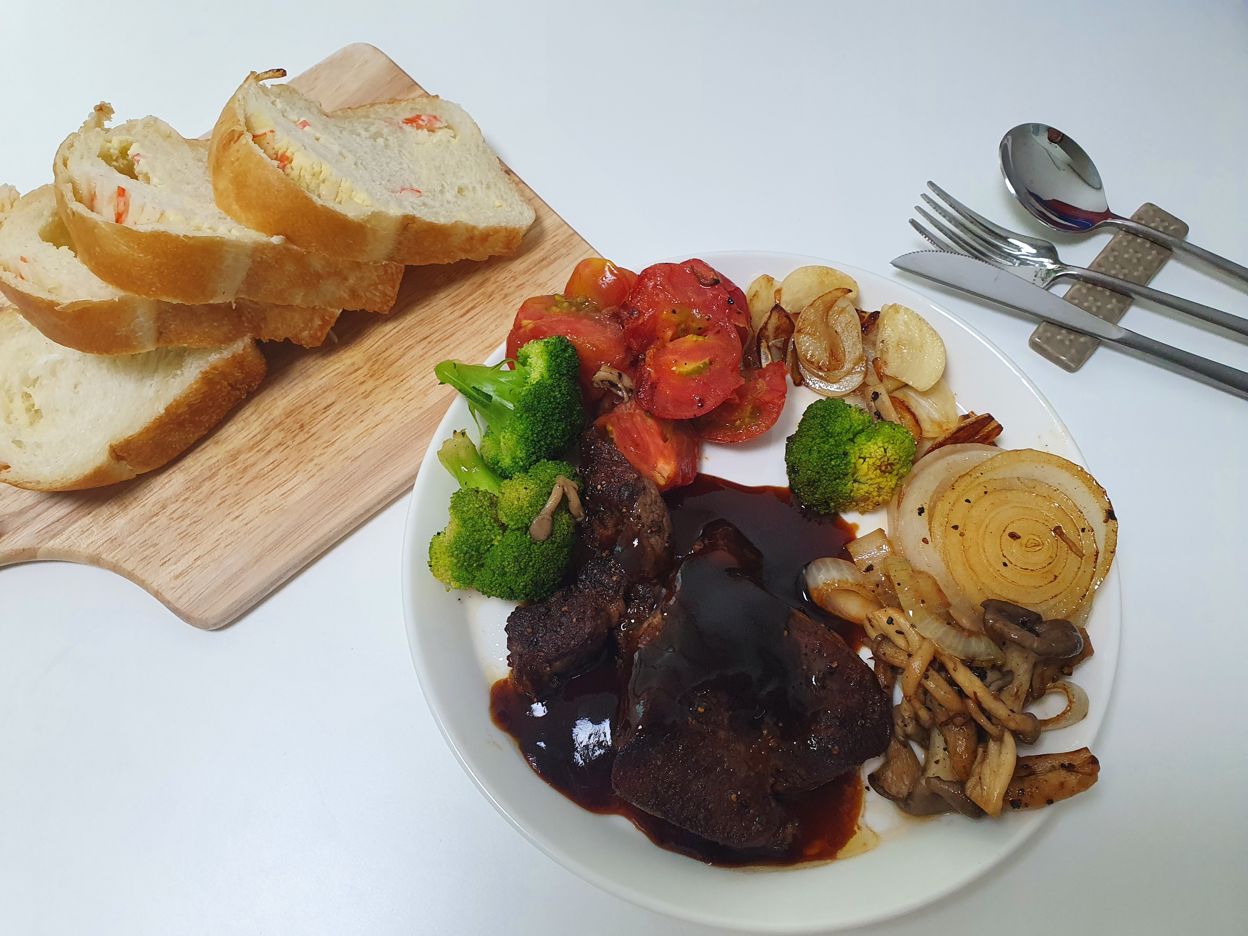 Queens Cutlery Dinner Set (3-Piece) user photo