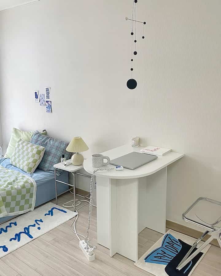 VINE ミニ スツール［2色］を使ったコーディネート 1