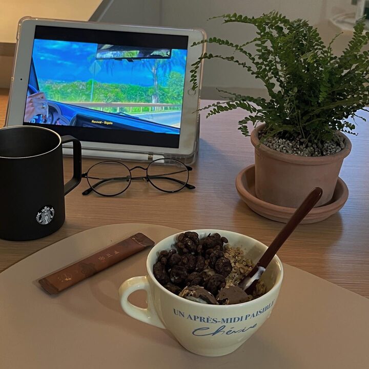 short form carousel card thumbnail