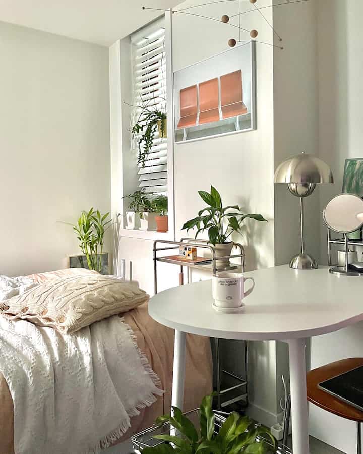 It's sunny today☀️
I want to get off work early and lie down🫠🫠