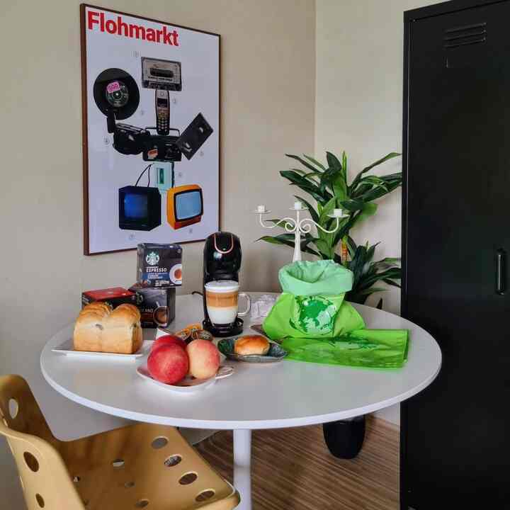 Cuaca tampaknya menjadi lebih sejuk.
Sudah lama sekali saya tidak menyalakan AC dan membuka pintu!
⠀
Minum secangkir kopi hangat,
Saya membuka kafe rumah☕️
Sejak Dolce Gusto tiba
Sepertinya kafe rumahan semakin sering buka.
Anda bisa menikmati berbagai macam kopi dengan nyaman di rumah!!
⠀
Yang lebih baik lagi saat ini adalah,
Tas daur ulang Nescafe Dolce Gusto
Simpan kapsul bekas
Menggunakan program daur ulang kapsul
Dari pengumpulan hingga daur ulang!!!
Kapsul bekas digunakan sebagai bahan baku plastik lainnya.
Betapa menyenangkannya didaur ulang👏👏👏
⠀
Ada cukup ruang untuk sekitar 60 buah.
Mudah disimpan dan ramah lingkungan!!!
⠀
Jangan ragu untuk menikmati secangkir kopi di rumah❤️