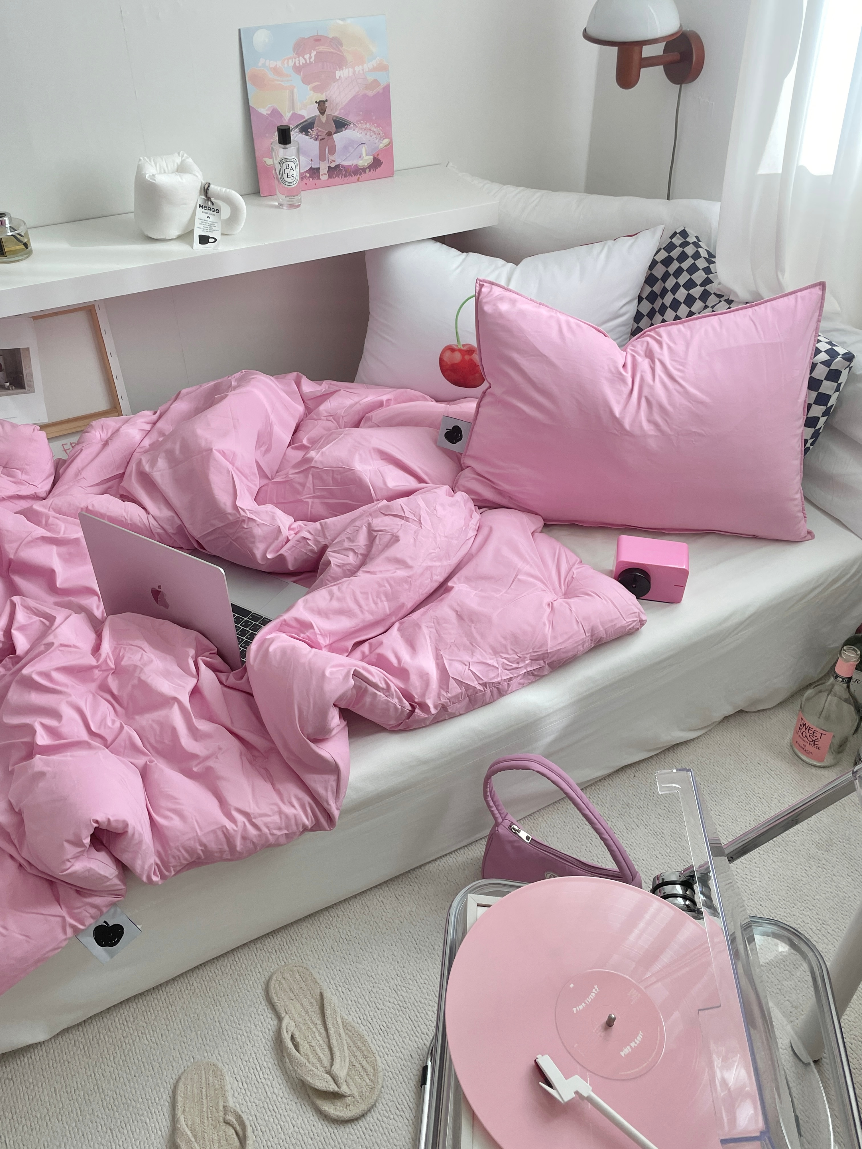 Soft Apple Blend Comforter & Pillow Set user photo