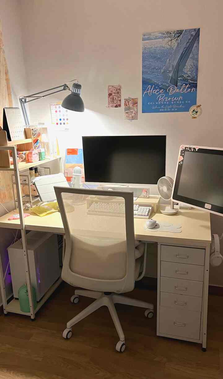 PABLE Air-Lite オフィスチェア［3色］を使ったコーディネート 2