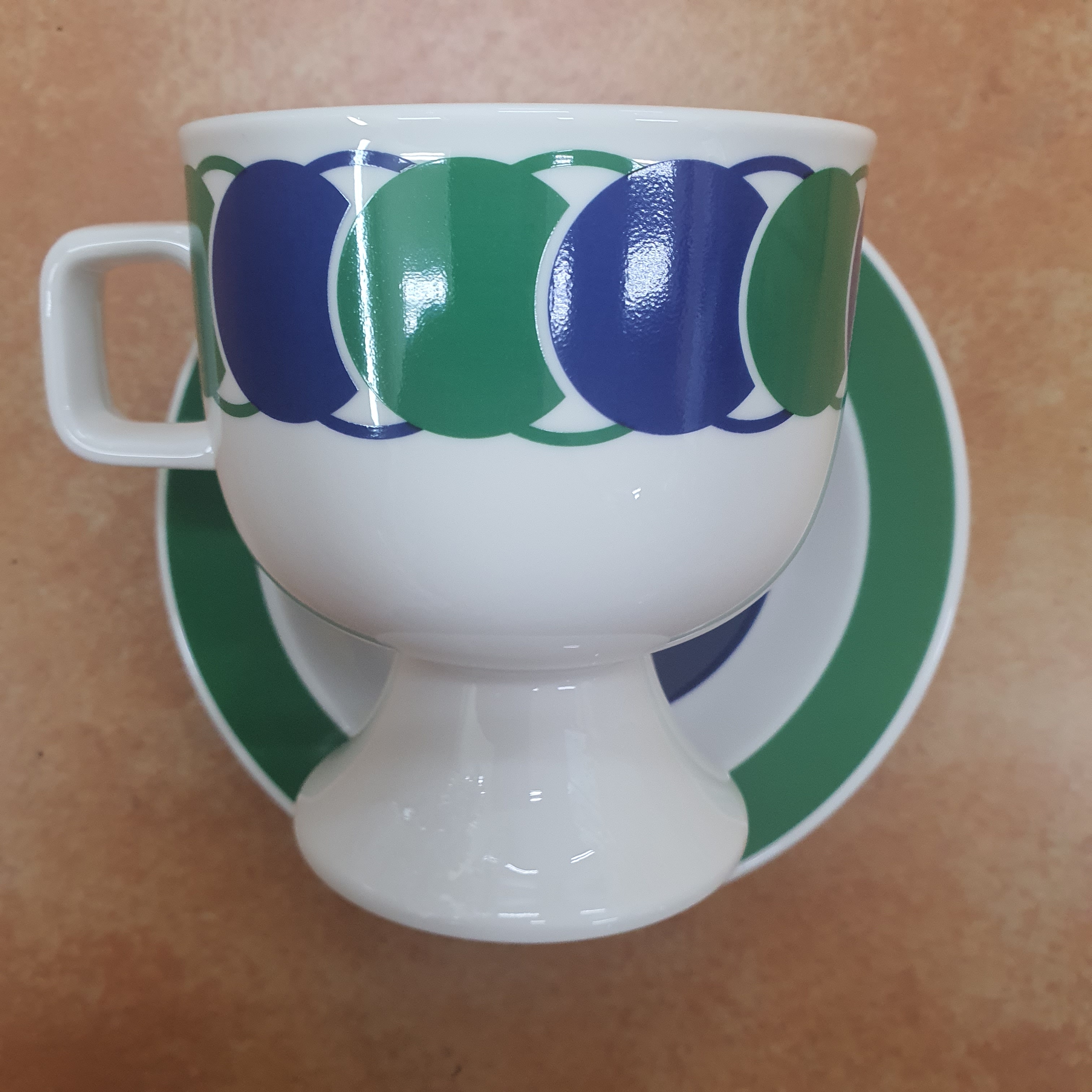 Retro Chain Pedestal Mug user photo