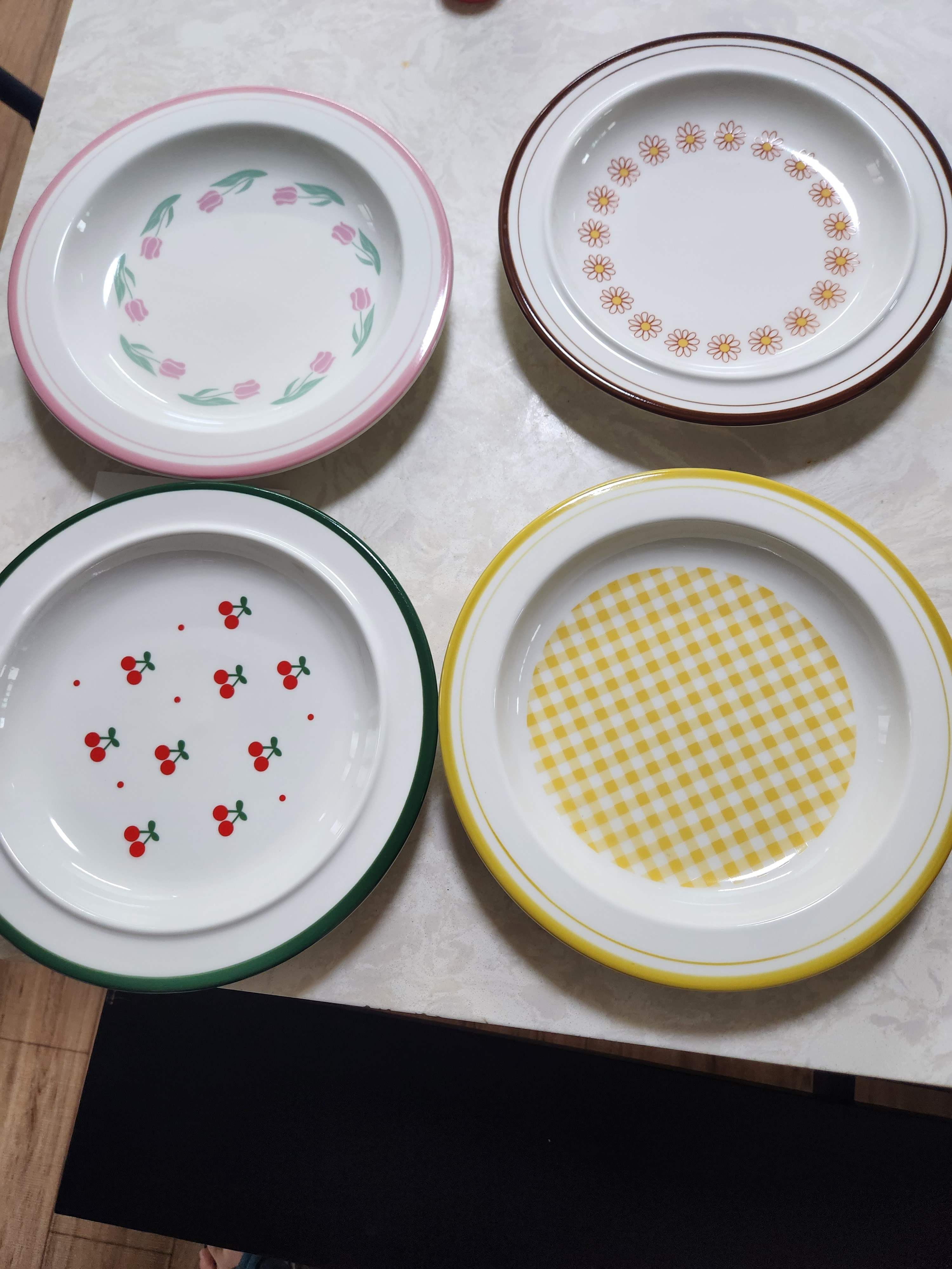 Coucou Retro Charm Dinner Plate - 9