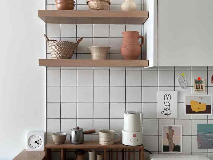 我が家のキッチン、いよいよイリバブル機を連れてきました。家でモングルモングル泡作りカプチーノも一杯飲んで、子供にココアも作ってくれました。 
ホワイトカラータイルともよく合うイリー。 