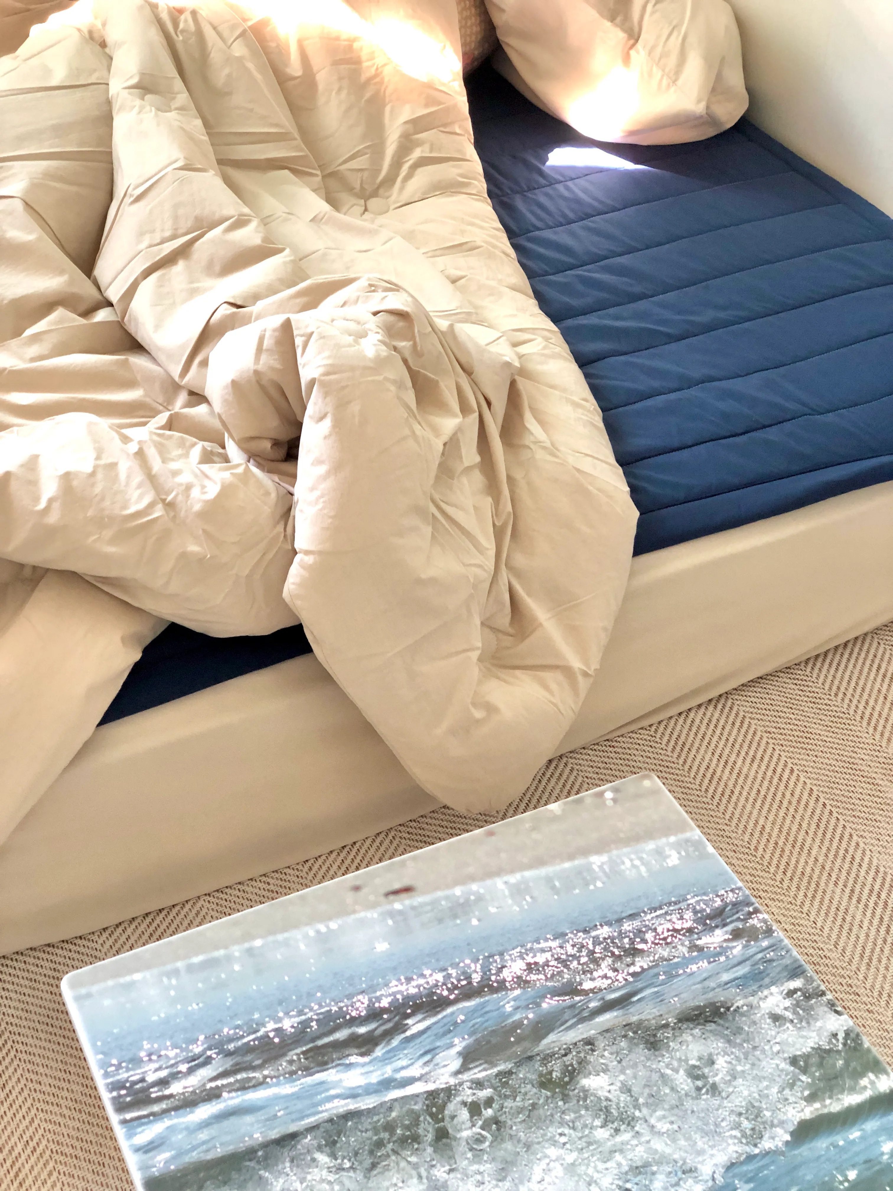 Ocean Wave Foldable Floor Coffee Table user photo