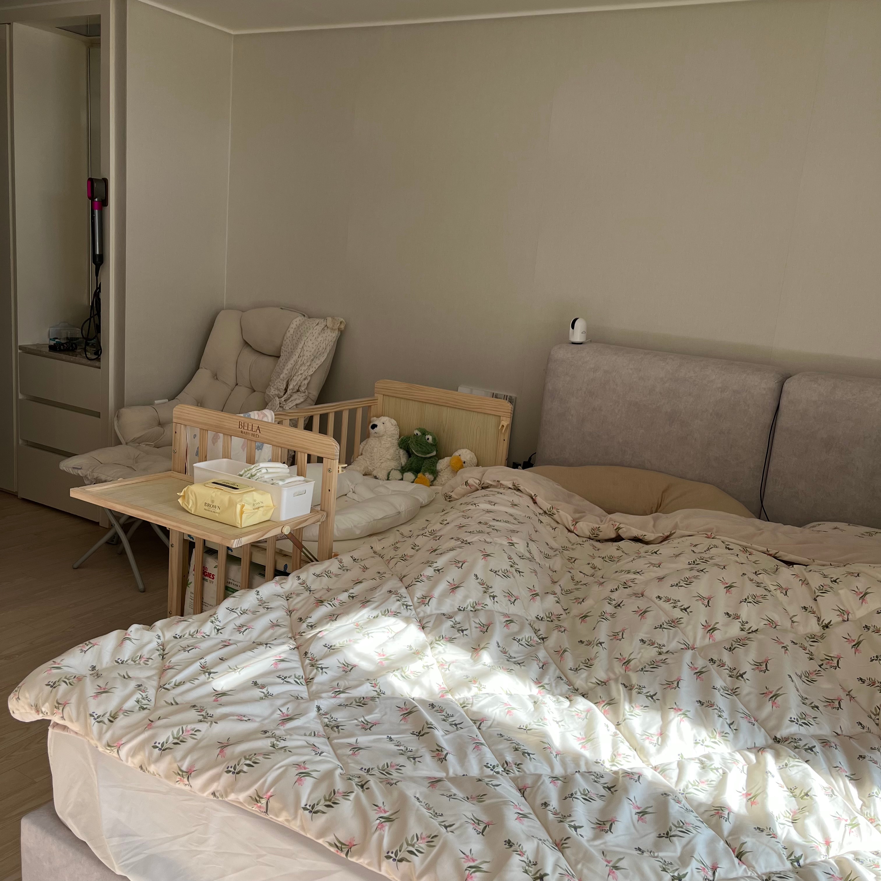 Bebe Flower Cozy Comforter & Pillow Set user photo