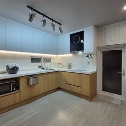 주방 !
Before & After
​*블로그 - https://blog.naver.com/ant_city 
*유튜브- 개미도시맥가이버 
*오늘의집 - 개미도시
*카카오톡 - 개미도시​