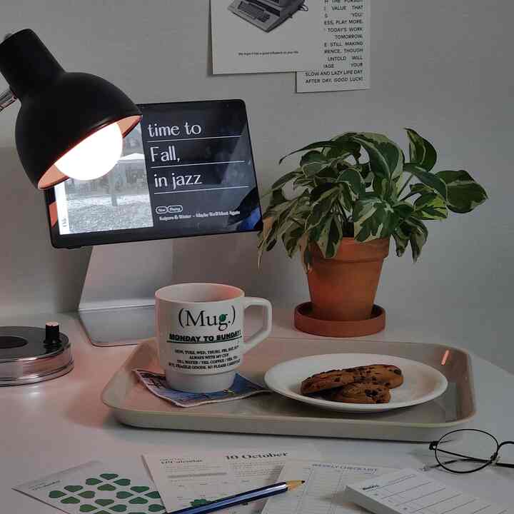 There are so many things to remember and do that my internal memory (?) can't handle them all these days, so I'm going to be like J-Mang-gun, who's barely holding on with Tempal..😅