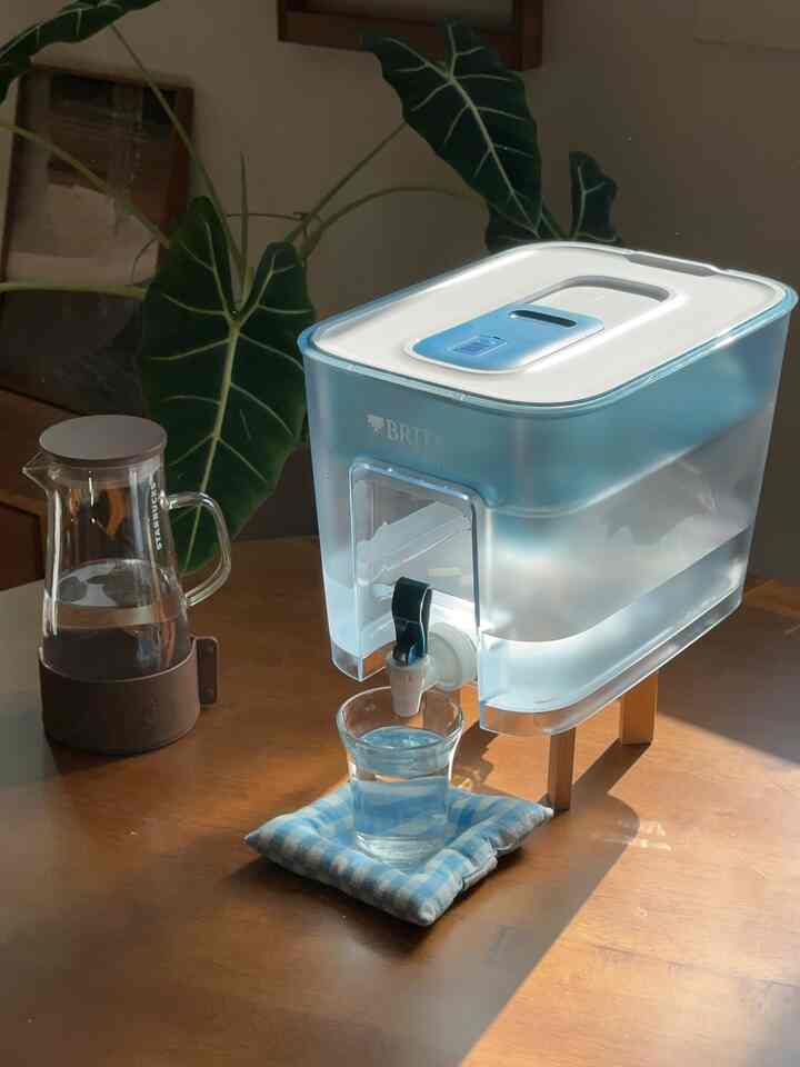 #제품협찬 #오리뷰어
ブリタフィルター型浄水器フロー8.2L 

痕跡が始まり、注がれたミネラルウォーターのために悩みが多かったが、オリビューアを通じてブリタフィルター型浄水器フロー8.2Lを使ってみることになった。