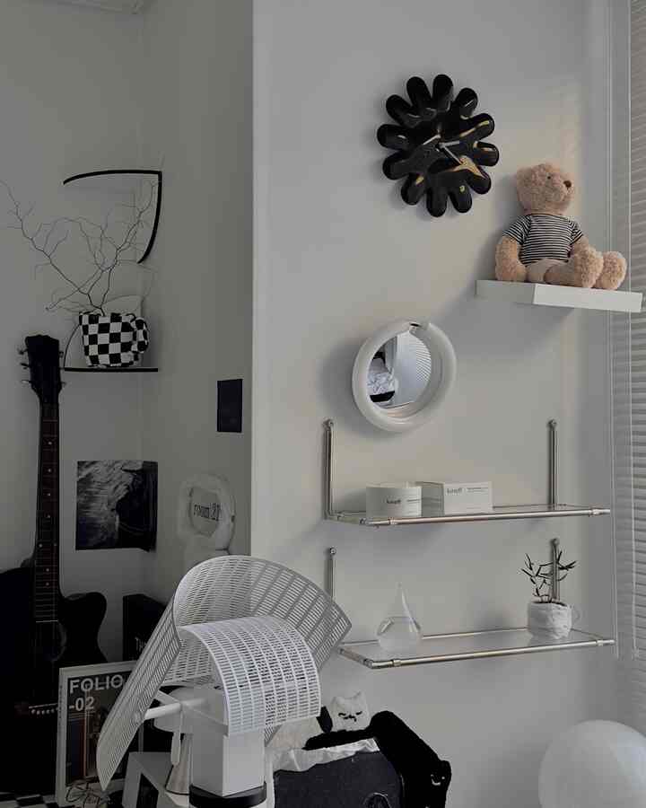 @213zigu
A collection of sunlight(?).. Precious light from the north☀️
A spoonful of sunlight in a colorless room🥄🤍