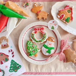 너무 귀여운 크리스마스쿠키죠! 🎄💛 키트가 있으니, 쉽고 이쁘게 휘리릭 만들 수 있다죵 ❣️😍