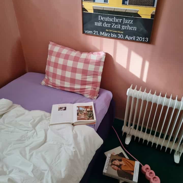 Let's keep all white for a while,
I think our house needs some color
⠀
I added color with self-painting
It's so pretty ꈍ◡ꈍ
⠀
My daughter's room and my son's bedroom
I'm going to go add color again 👏👏
⠀
My daughter's room, a romantic pink roomㅋㅋ
It's a soft pink like strawberry milk
It gets a little darker when you paint it
But it's the prettiest pink I've ever painted!!!
⠀⠀
Painting is really a drug?!
Once you paint it, you'll keep looking for color '3'
⠀⠀
What do you think of my pink-pink daughter's room~?!
Isn't it so cute~? ꈍ◡ꈍ ❤️