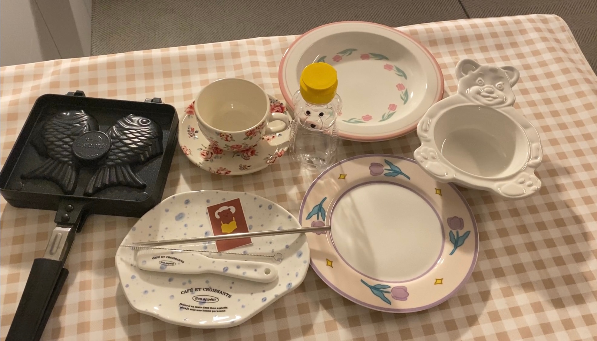 Coucou Retro Charm Dinner Plate - 9