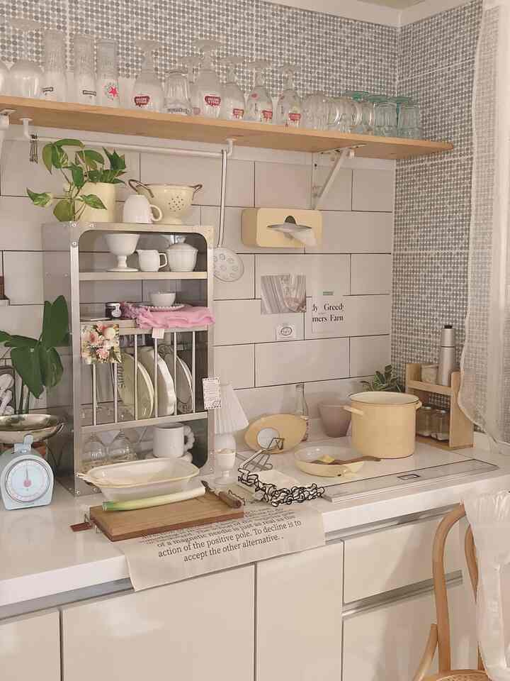 Untuk makan siang di hari salju pertama, mie jamuan favorit kakakku◡̈
Aku kurang pandai melakukannya karena aku sibuk mengawasi anak-anak bermain di pot bunga, tapi kakakku bilang kalau mie yang aku rebus adalah yang paling enak🤭