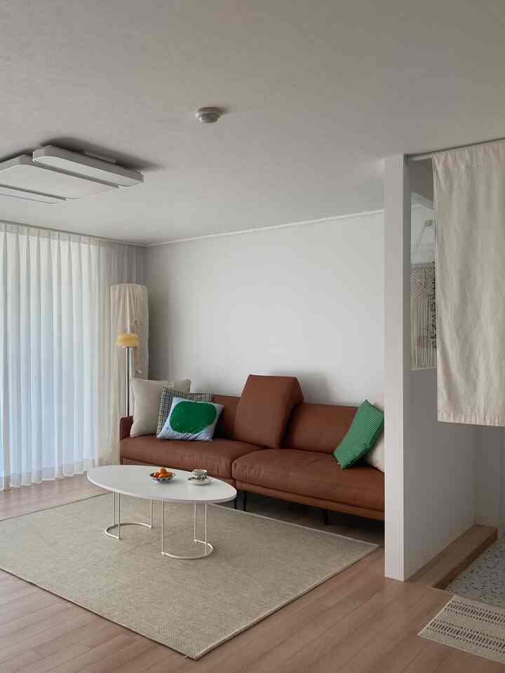 Sungguh berharga berada di rumah yang bersih saat ini di hari Senin bersama suami yang sedang cuti tahunan di hari yang dingin seperti ini...