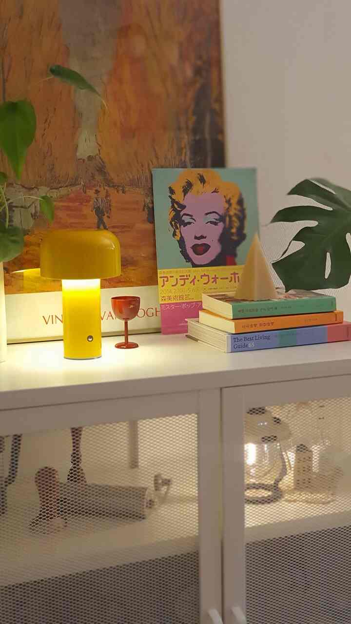 Colorful~ Colorful~
What is the best item for our house this year chosen by the color nerd?

Market B 2-door cabinet and yellow light

A storage cabinet with ample storage
A pretty design
A storage cabinet that is also useful
A light that is easy to place anywhere and is a focal point

This is an item that makes you feel warm in the cold winter♡