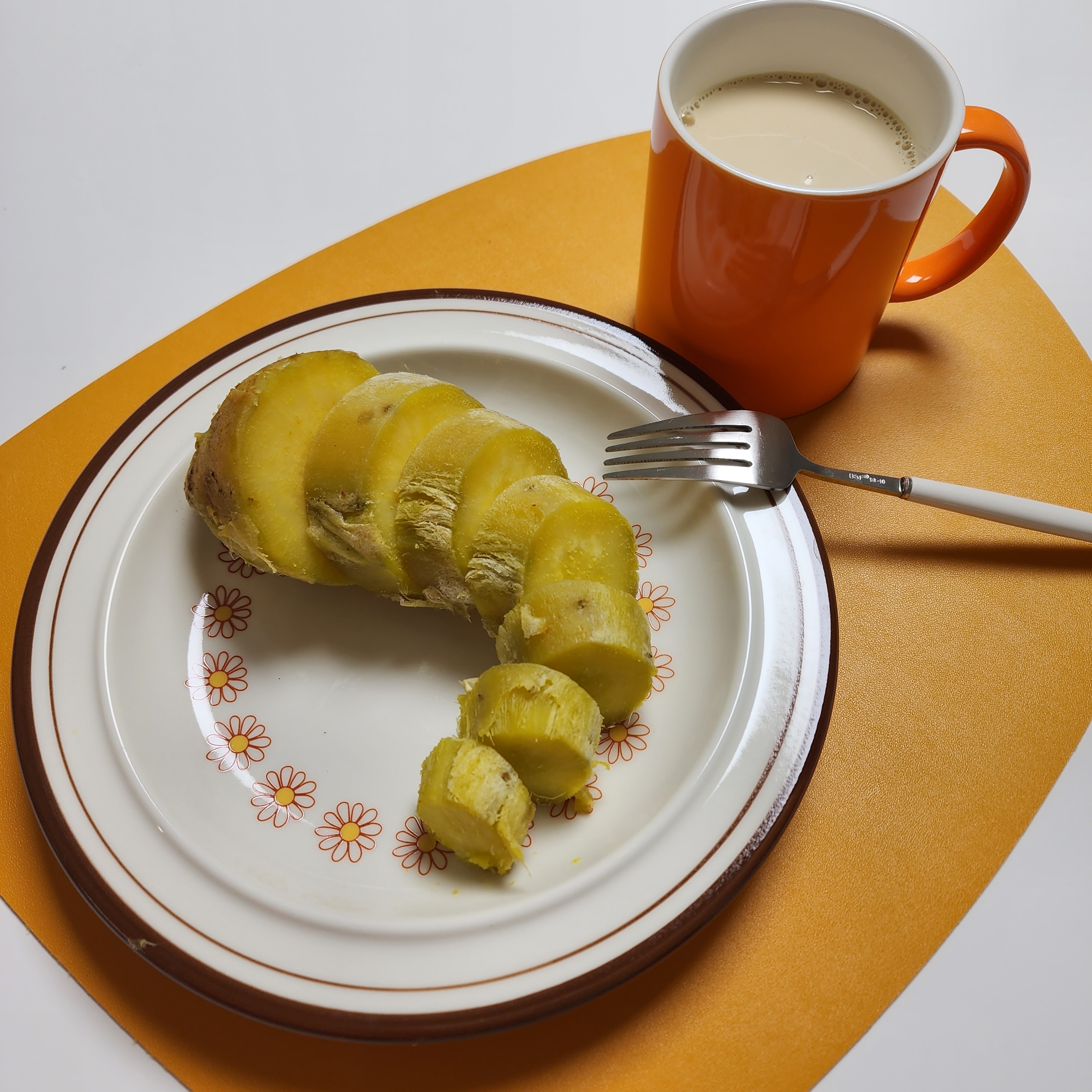 Coucou Retro Charm Dinner Plate - 9