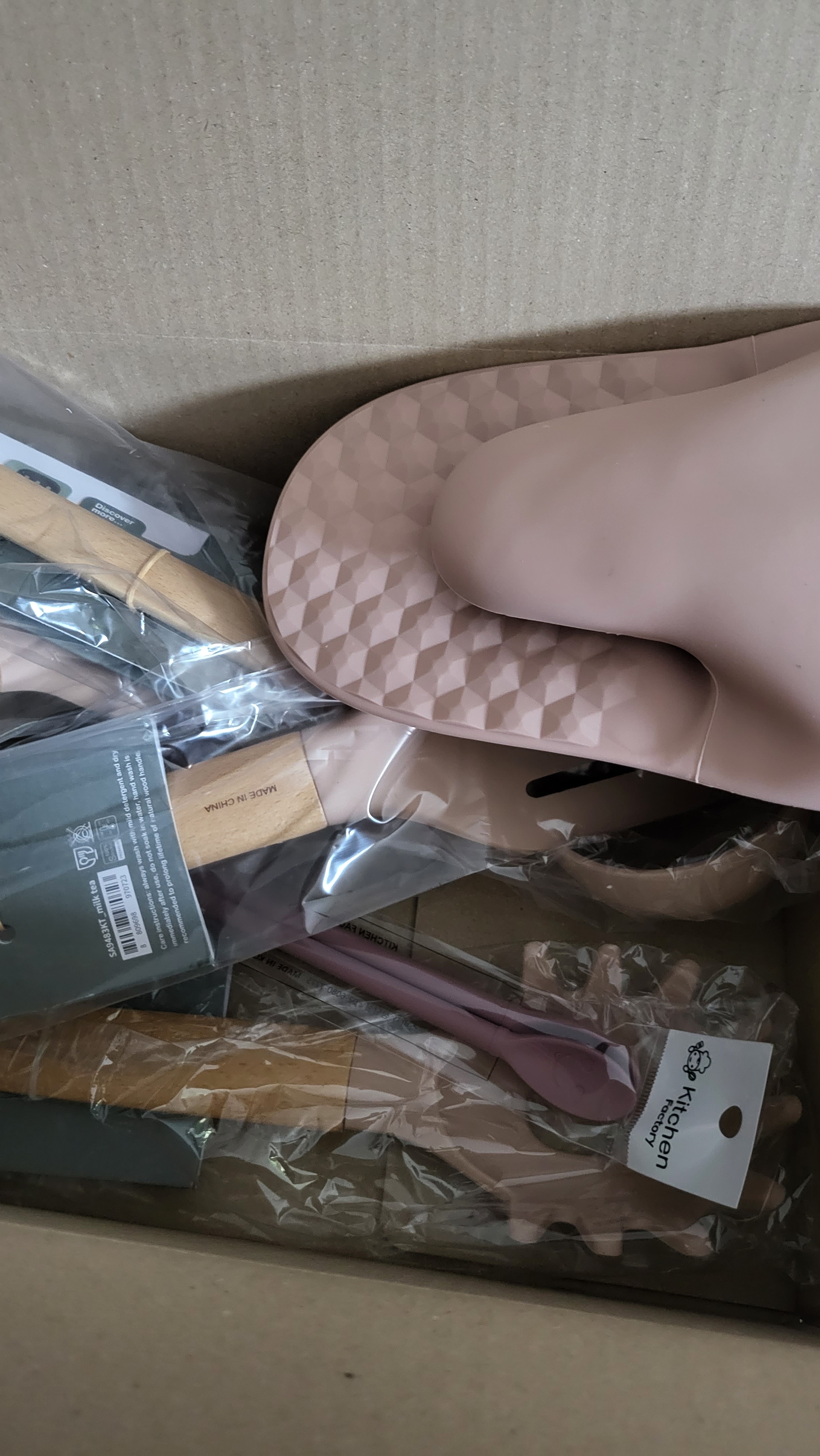 Neo Woody Pink Kitchen Utensil Set (4-Piece) user photo