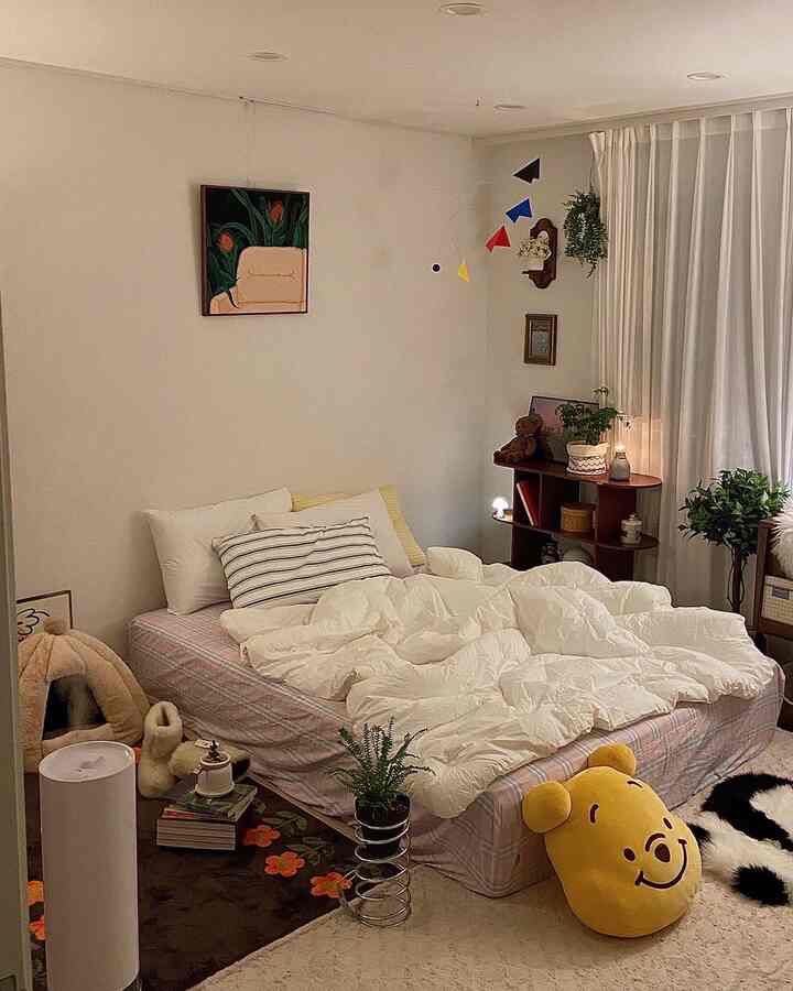 Sense of covering with new bedding for the New Year on January 1st!✨

The soft and fluffy hotel-style bedding is pure cotton! 🤍

Is this what it feels like to be on a cloud with the powdery 60-count high-density pure cotton quilt from AM HOME? It feels like that!

It's good to use all year round, and it's not too thick, so it's like the soft hotel-style bedding used in hotels, so it wraps you up warmly!

In addition, it's a natural enzyme bio-washing material that's boiled at high temperatures and is more hygienic, so it's less shiny and soft to the touch, so it's a combed fabric that's good for people with sensitive skin, so there's less dust and fluff, so you don't have to worry!

Even if the squirrels in my house jump in, they won't get hairy, so it seems like it's great for use in every home!!!

Have sweet dreams on the first day of the 23rd New Year🌙