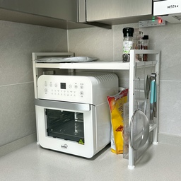 생각보다 많은 주방용품을 소유해버린 나 🥲 전자렌지 선반으로 공간활용도를 높였다! 넓이 조절이 가능하다니! 좀 더 넓혀서 커피머신까지 두면 딱일듯하다😍