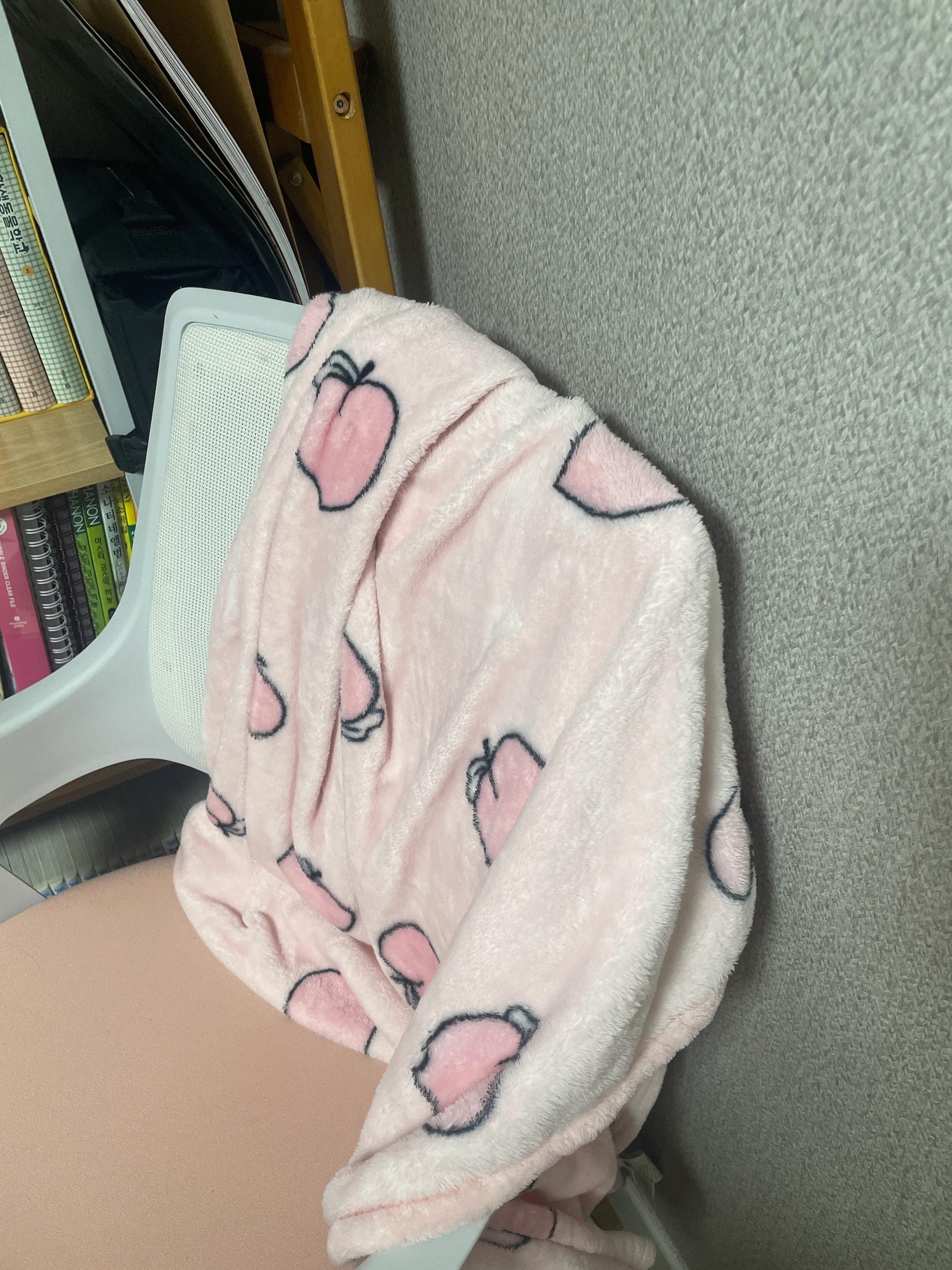 Momozzing Plush Blanket & Comforter user photo