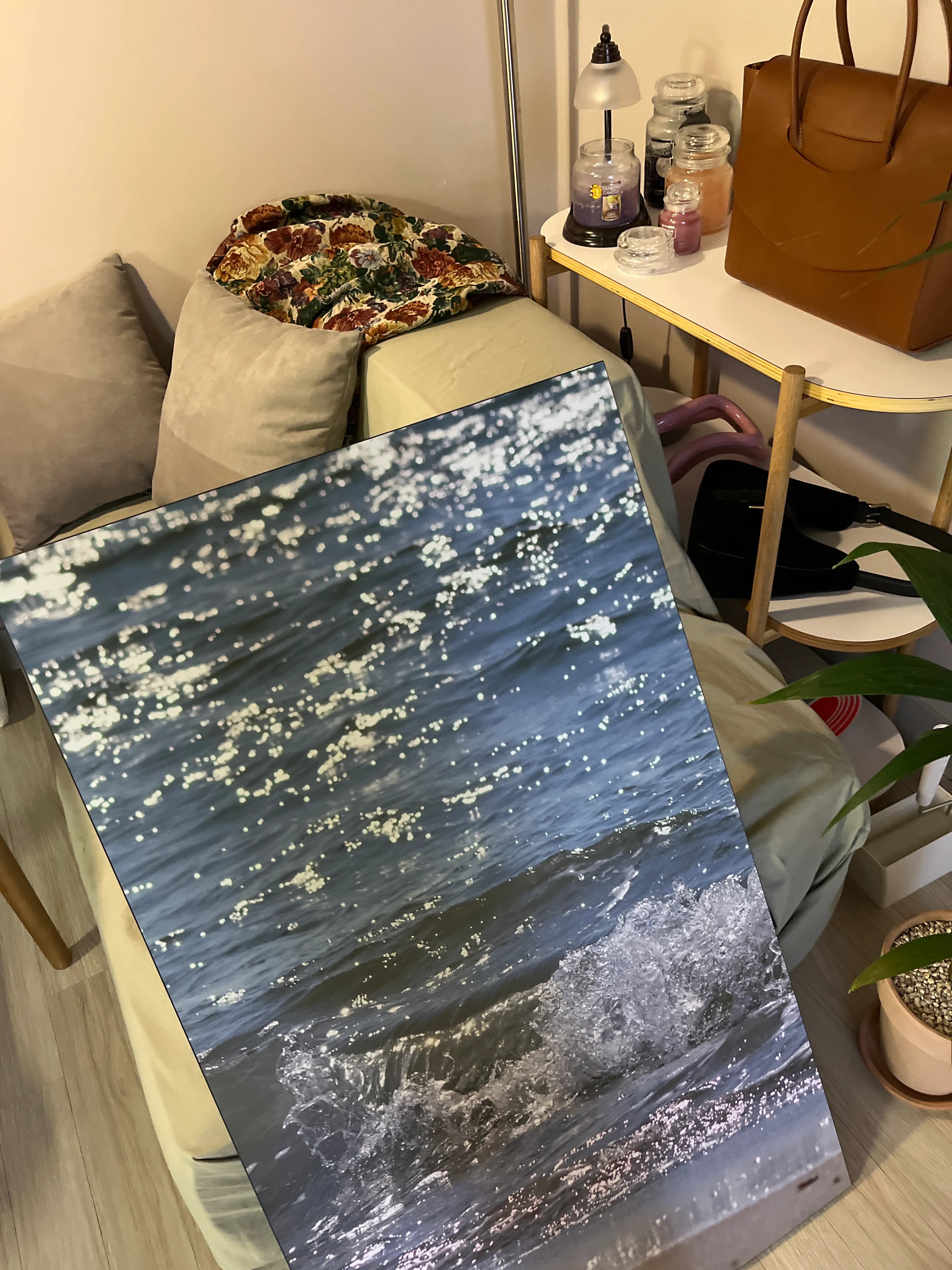 Ocean Wave Foldable Floor Coffee Table user photo