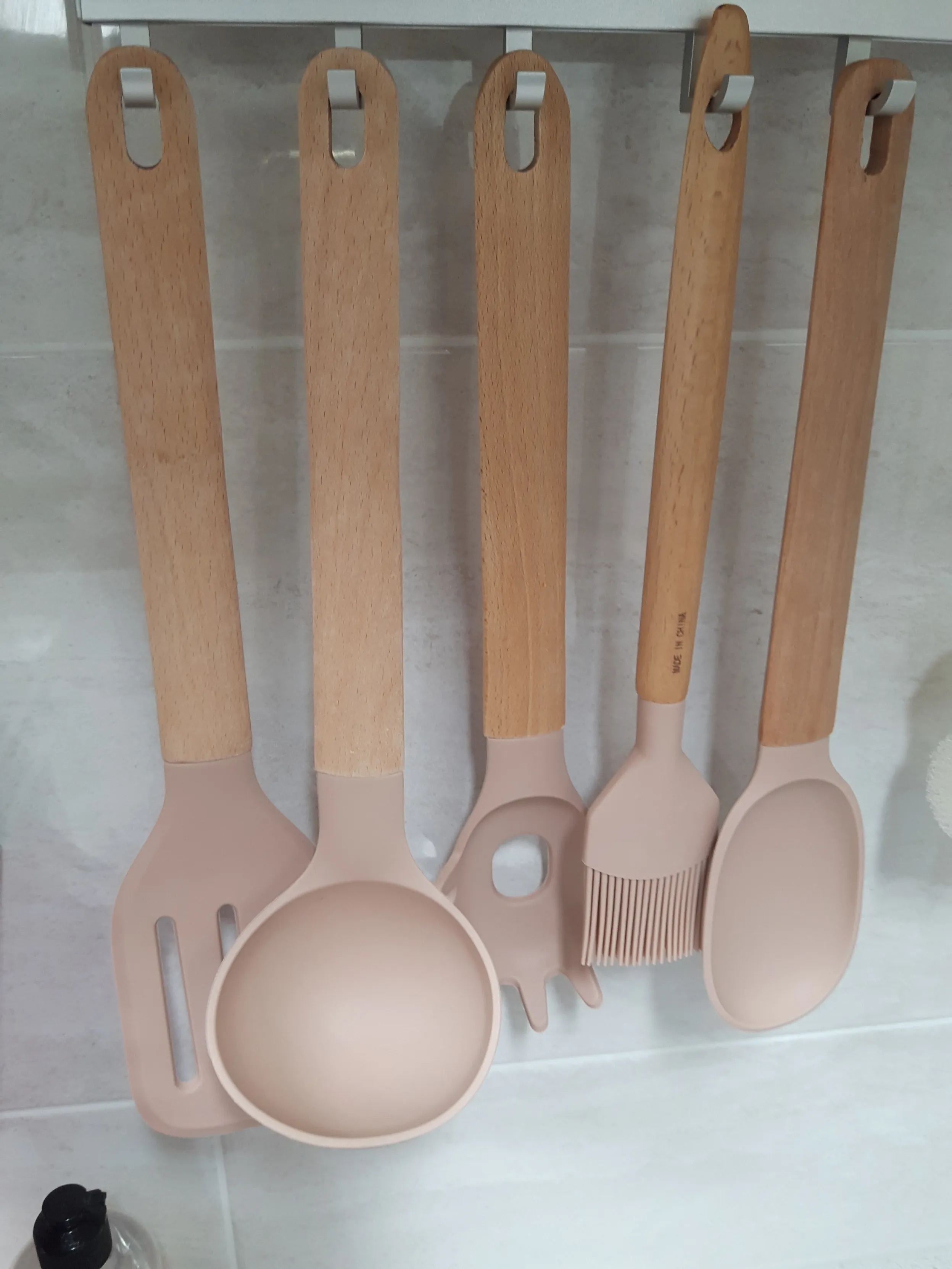 Neo Woody Pink Kitchen Utensil Set (4-Piece) user photo