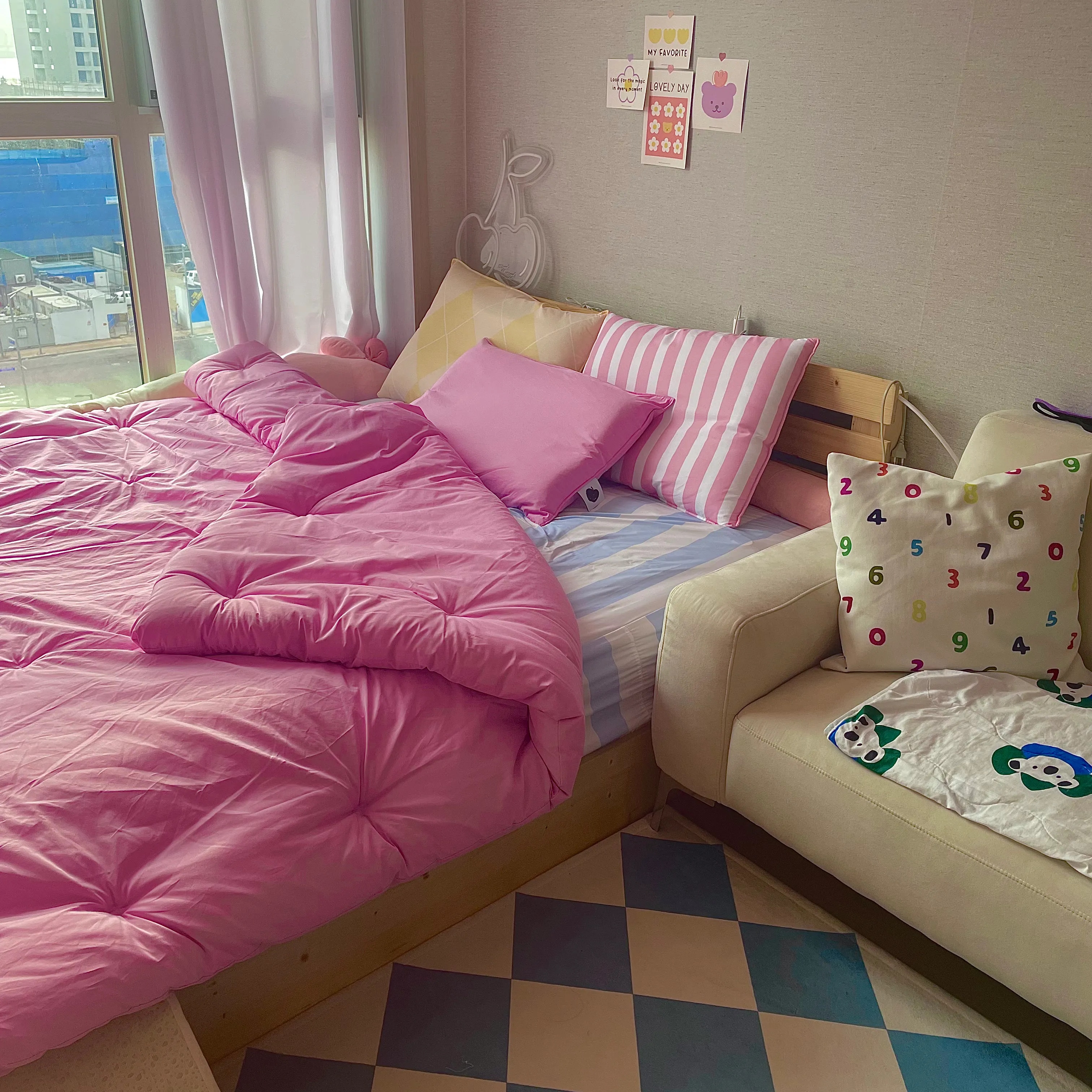 Soft Apple Blend Comforter & Pillow Set user photo
