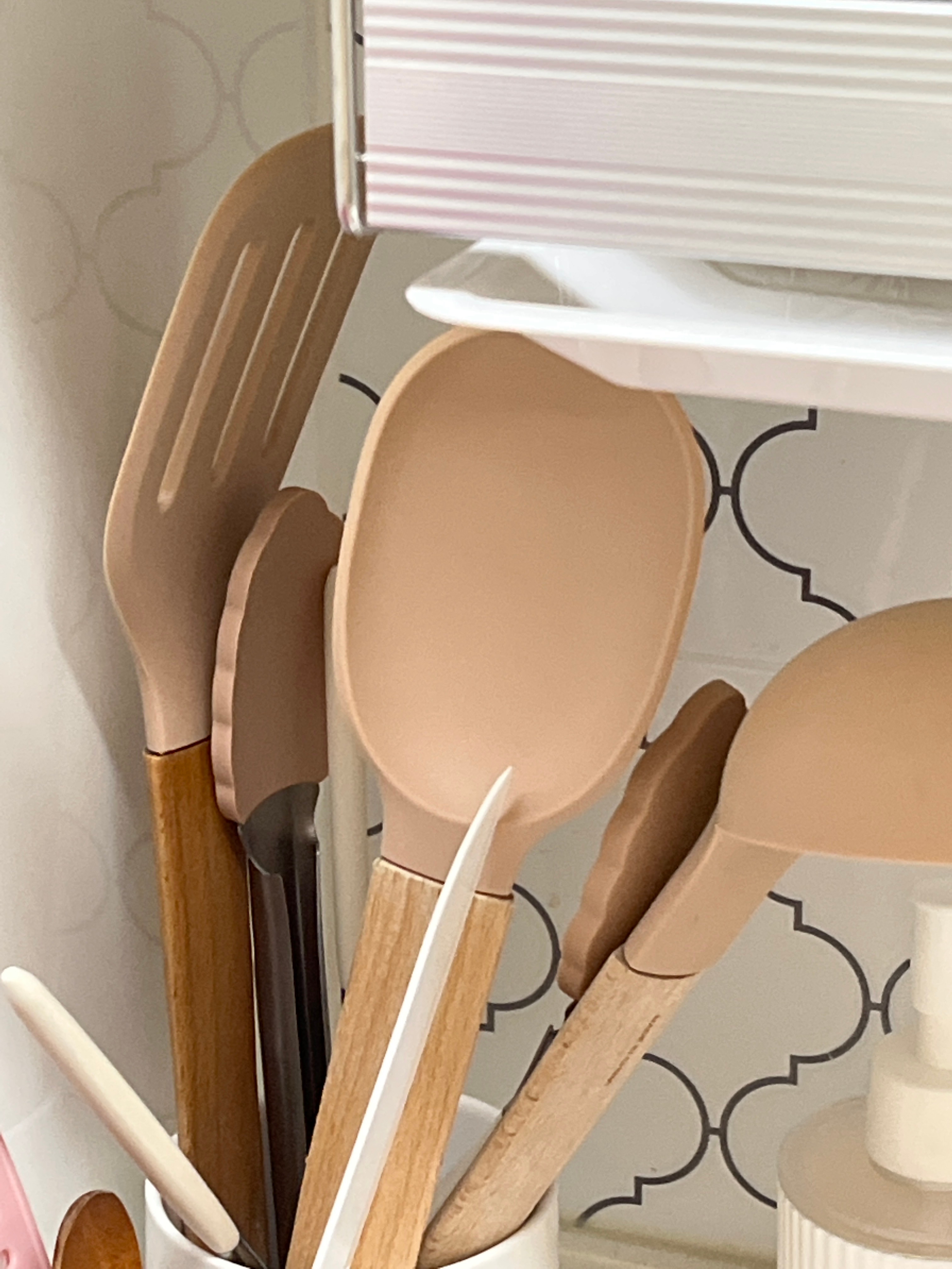 Neo Woody Pink Kitchen Utensil Set (4-Piece) user photo