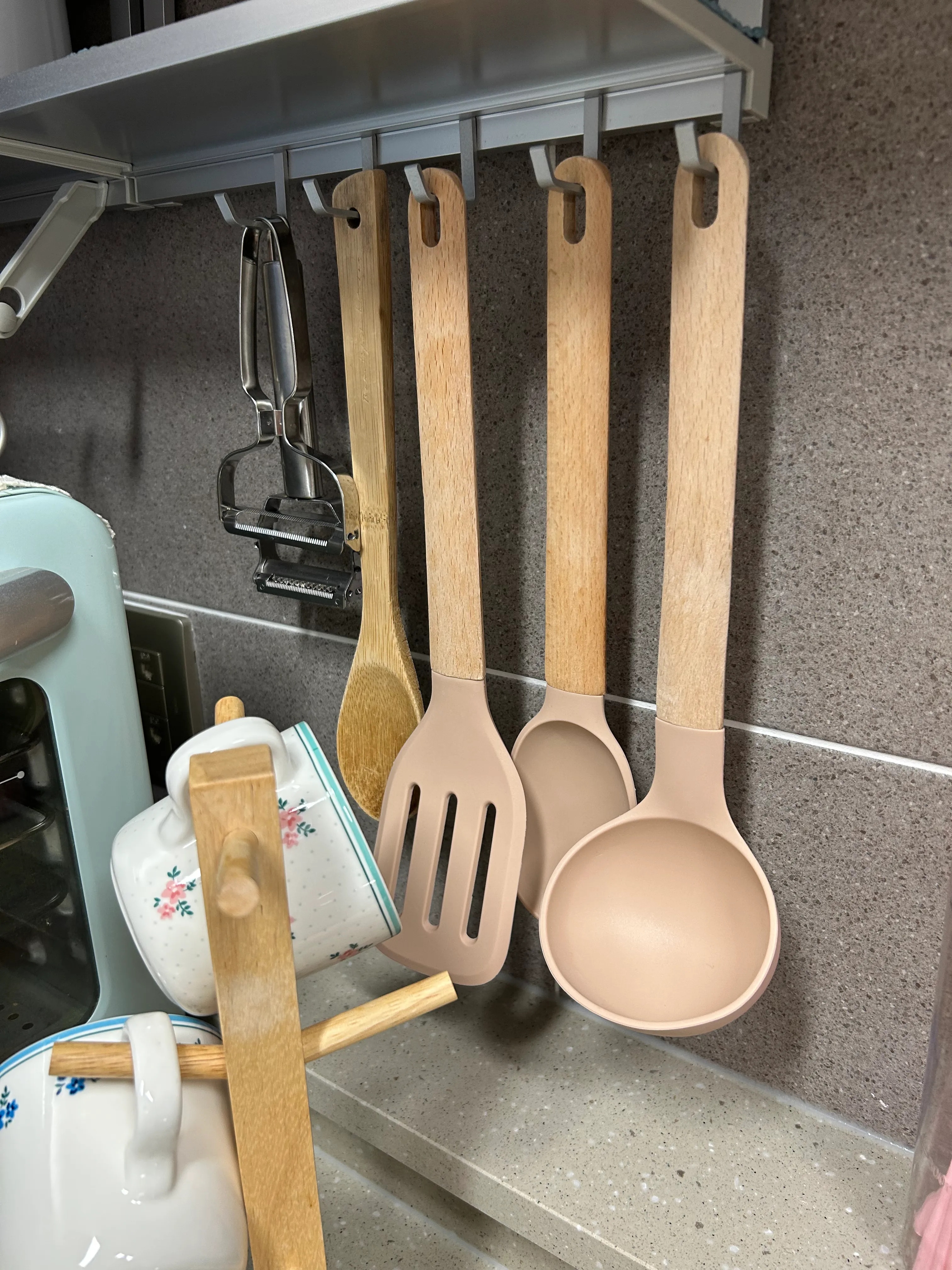Neo Woody Pink Kitchen Utensil Set (4-Piece) user photo