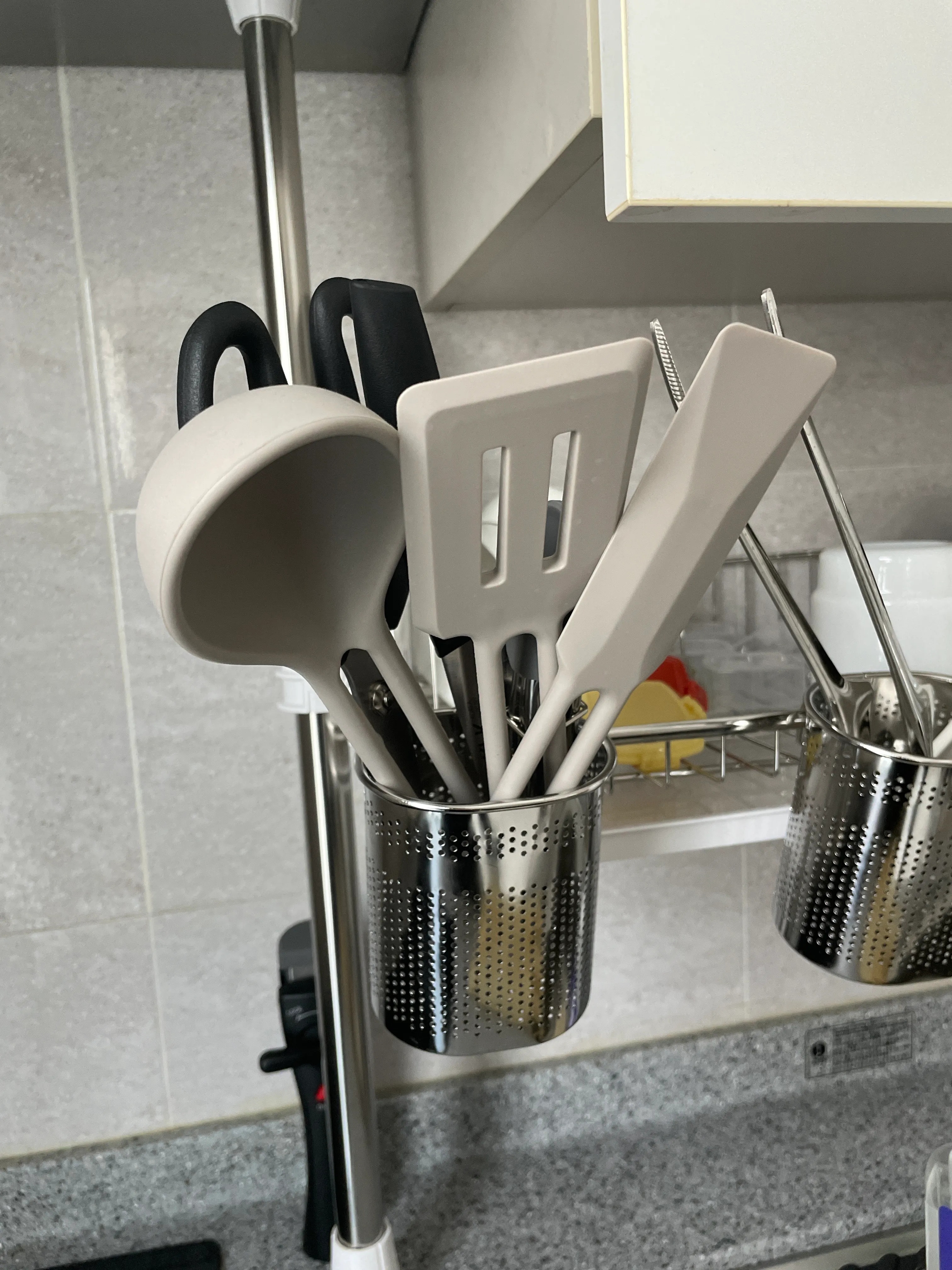 Awesome Silicone Kitchen Utensil Set (4-Piece) user photo