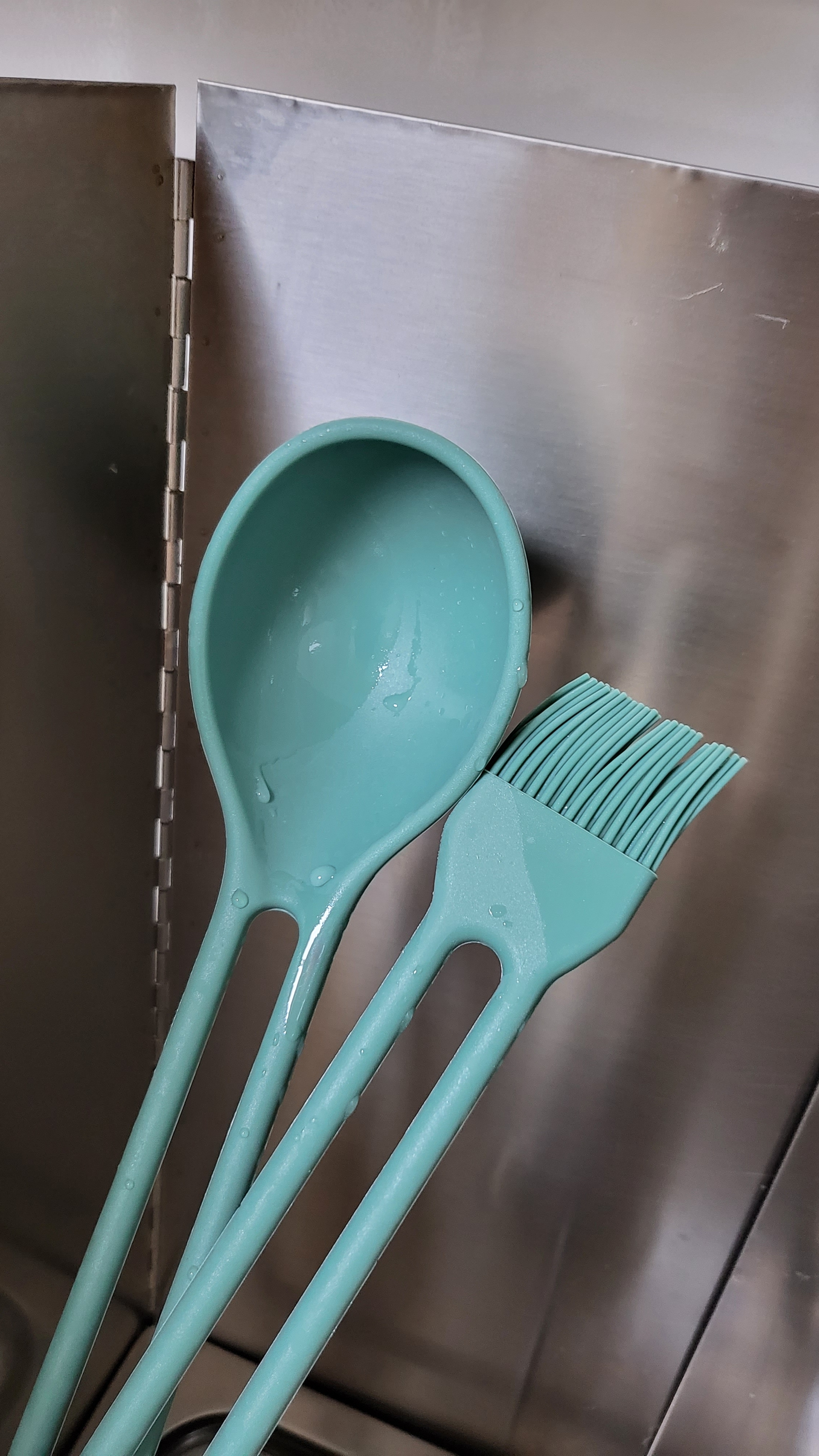 Awesome Silicone Kitchen Utensil Set (4-Piece) user photo