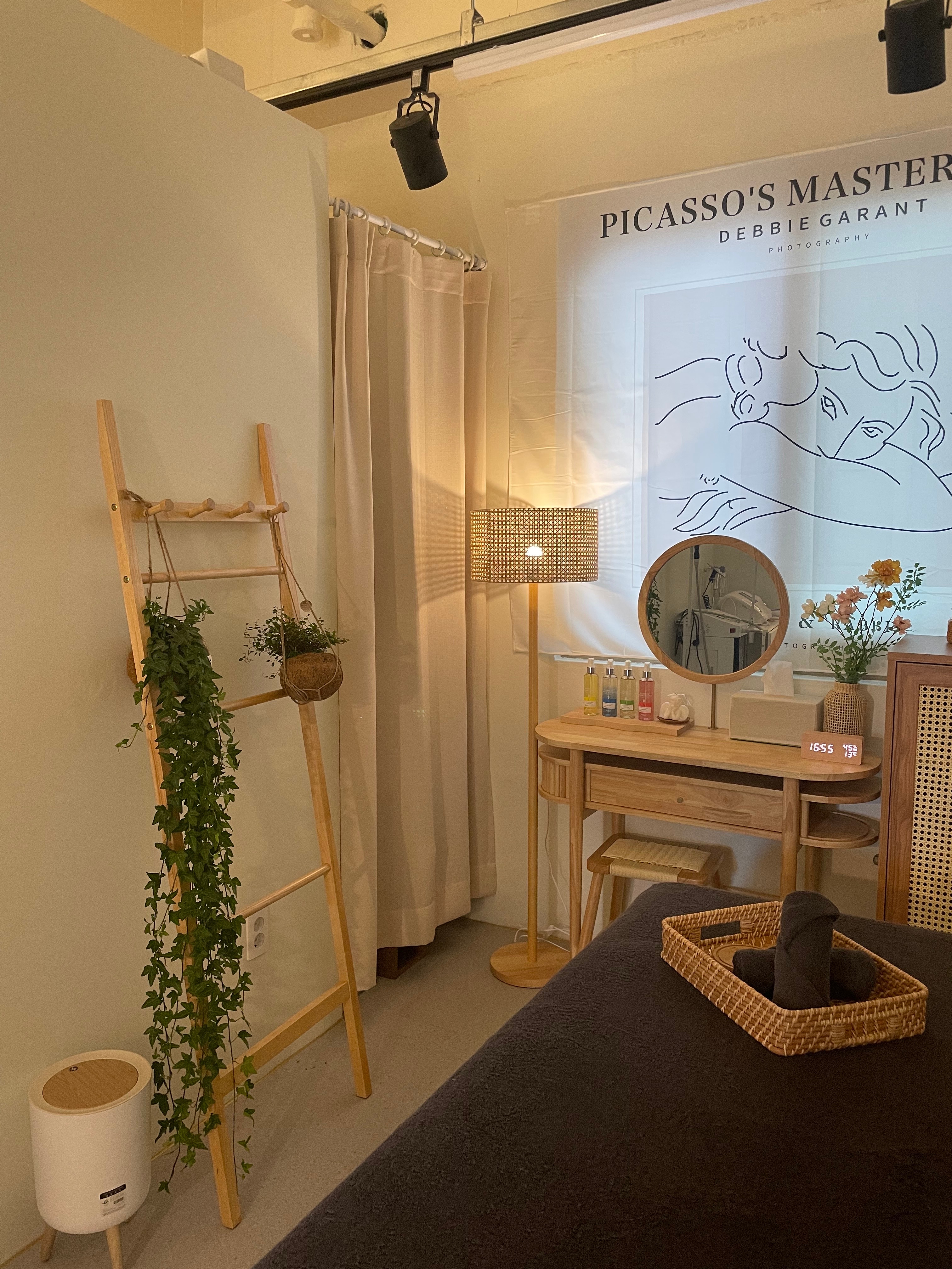 Solid Wood Ladder Clothes Rack Stand user photo