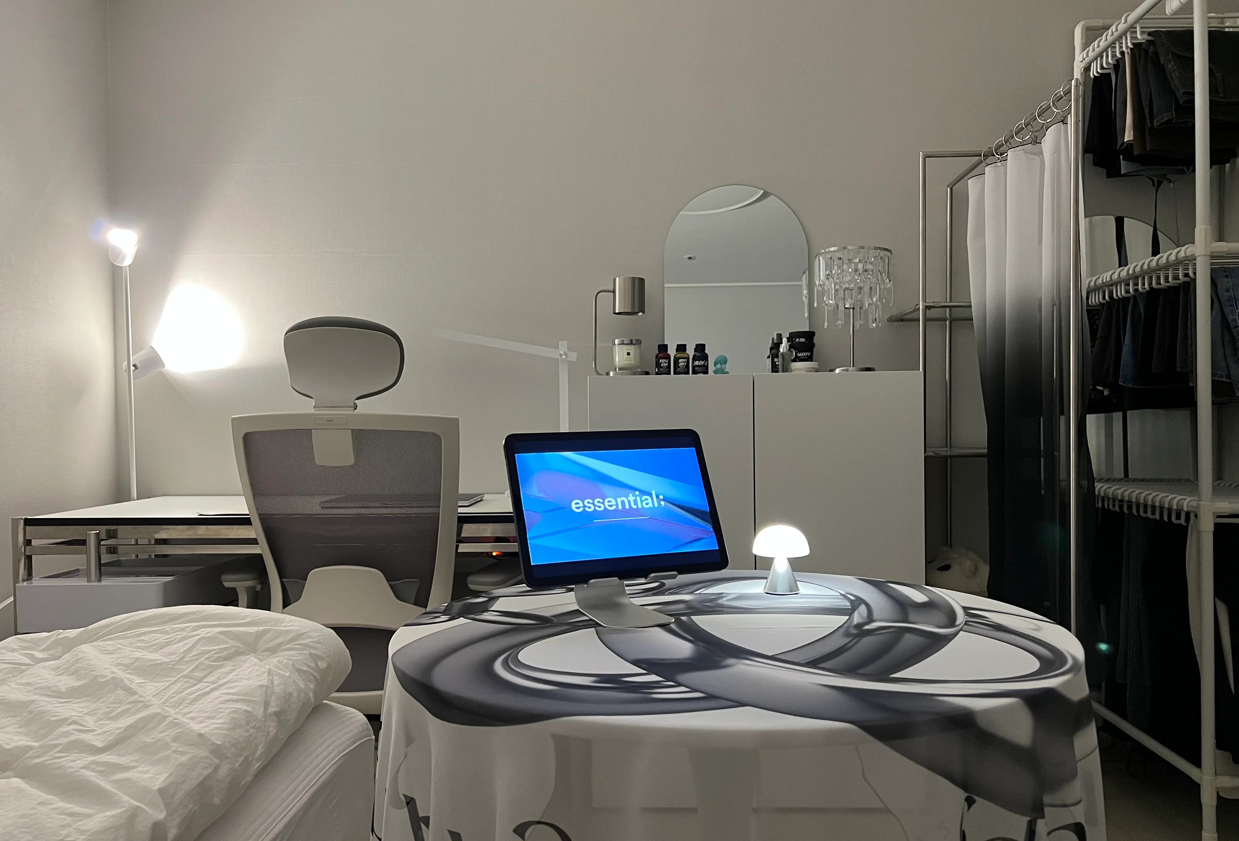 Minimalist Candle Warmer Lamp user photo