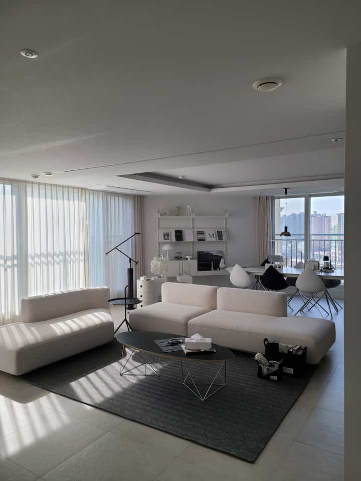 Cuacanya sangat bagus.

Perjalanan ke Sokcho juga menyenangkan...
Kopi krim jagung Gangneung juga sangat nikmat,
(Aku punya 3 cangkir. Suamiku menyuruhku membeli lebih dari satu haha. Aku tahu kepribadianku dengan baik😆)