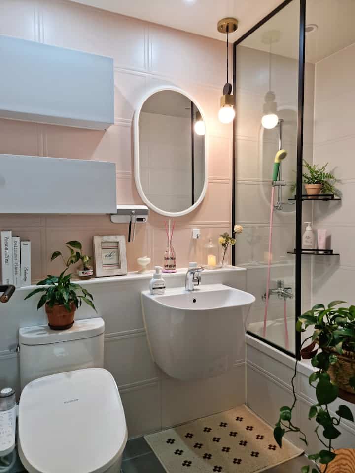 Saat ini, kamar mandi modern terus menarik perhatian saya, jadi saya sangat ingin merombak kamar mandi🤣
Aku tidak bisa melakukannya karena baru 2 tahun sejak aku merombaknya... Sepertinya aku harus puas dengan kamar mandi berwarna pink yang sekarang~~

Instagram @ijuyeon157 