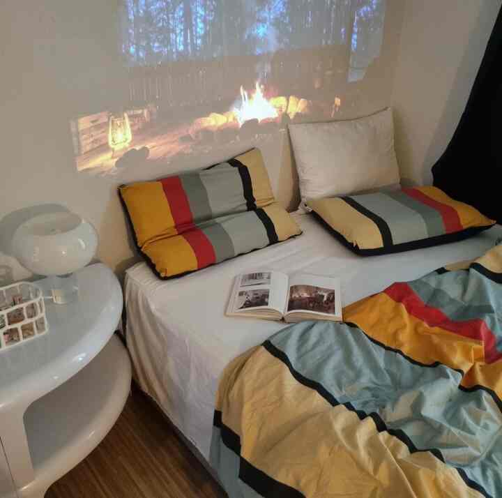 Change to unique bedding
Bulmung on a day off⛺️

The weather is so nice that I want to go camping

#OhouseSeason8 #불멍 #포인트인테리어 #빔테리어 #빈티지 #빈티지홈 #홈스타일링 #셀프인테리어 #침구인테리어 #침구 #침실인테리어 #유니크인테리어 #유니크 #침실