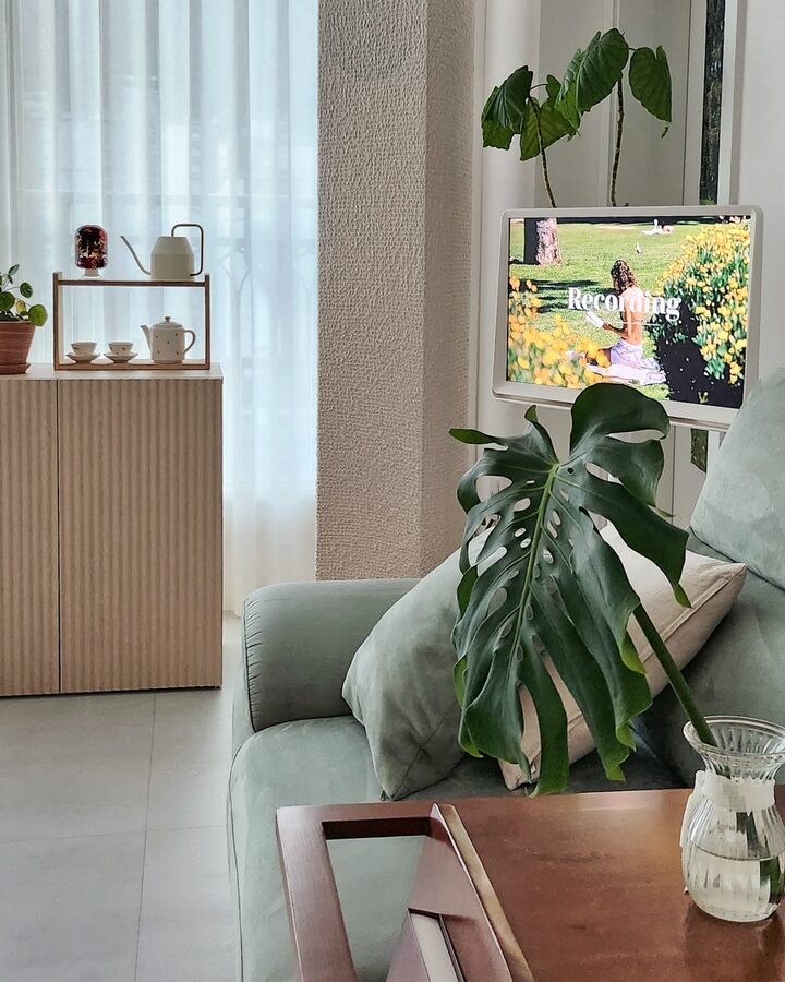 short form carousel card thumbnail