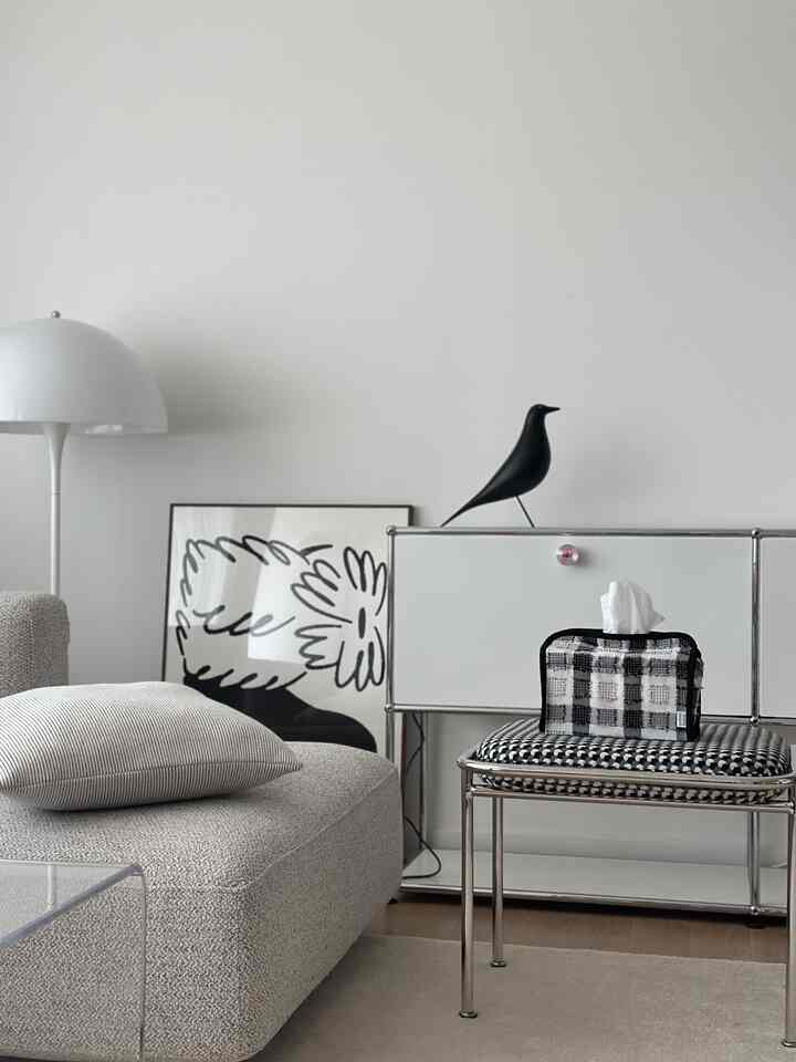 Ruang tamu terlihat sepi hari ini! 
Saya membawa beberapa alat peraga kecil untuk menyambut musim semi! 
Ini juga merupakan hadiah yang bagus untuk disimpan di rumah. 
Pastinya terlihat lebih cantik jika dimasukkan ke dalam tempat tisu 🌚