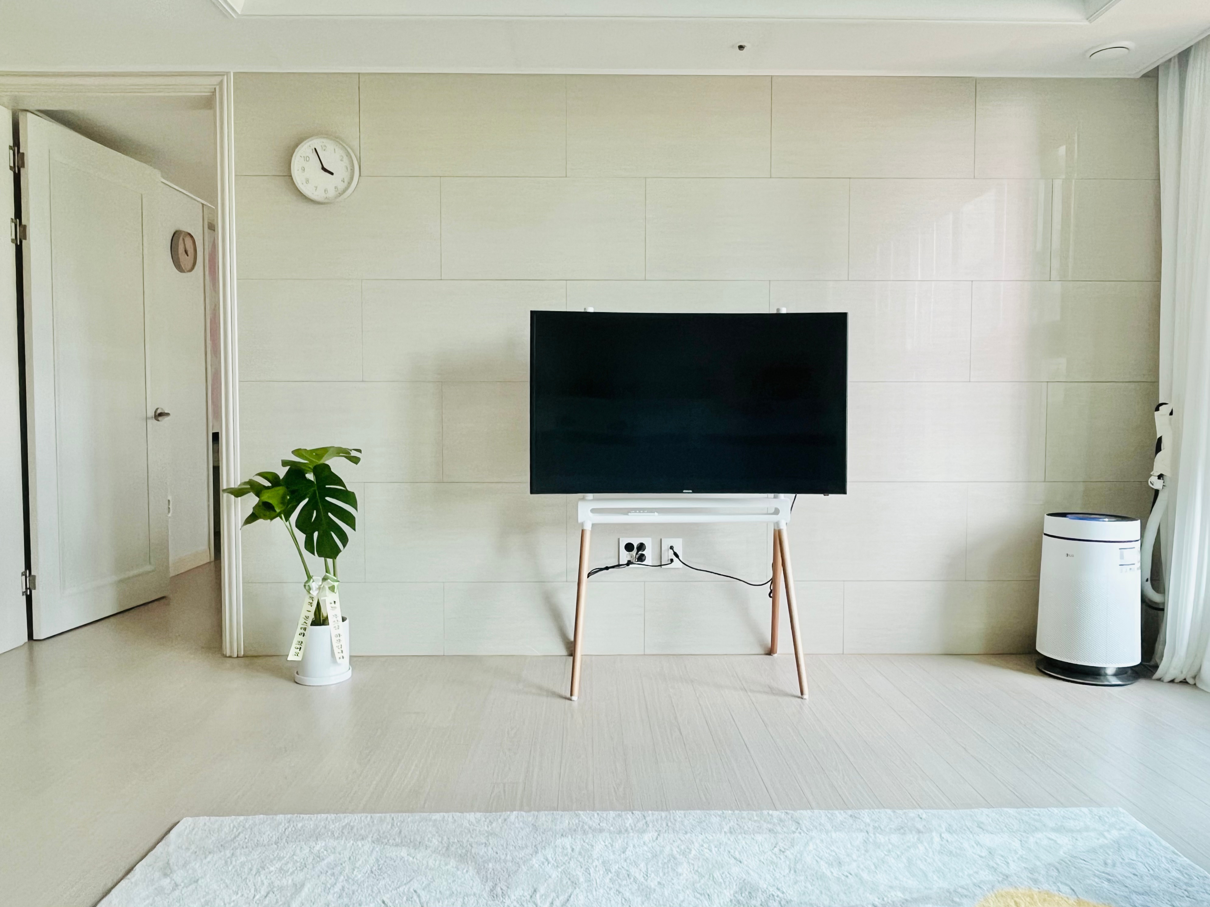 Nordic-Style Silent Wall Clock user photo