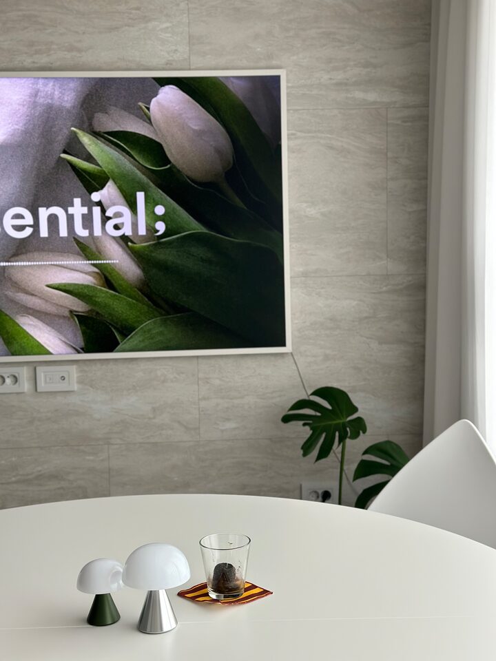 short form carousel card thumbnail