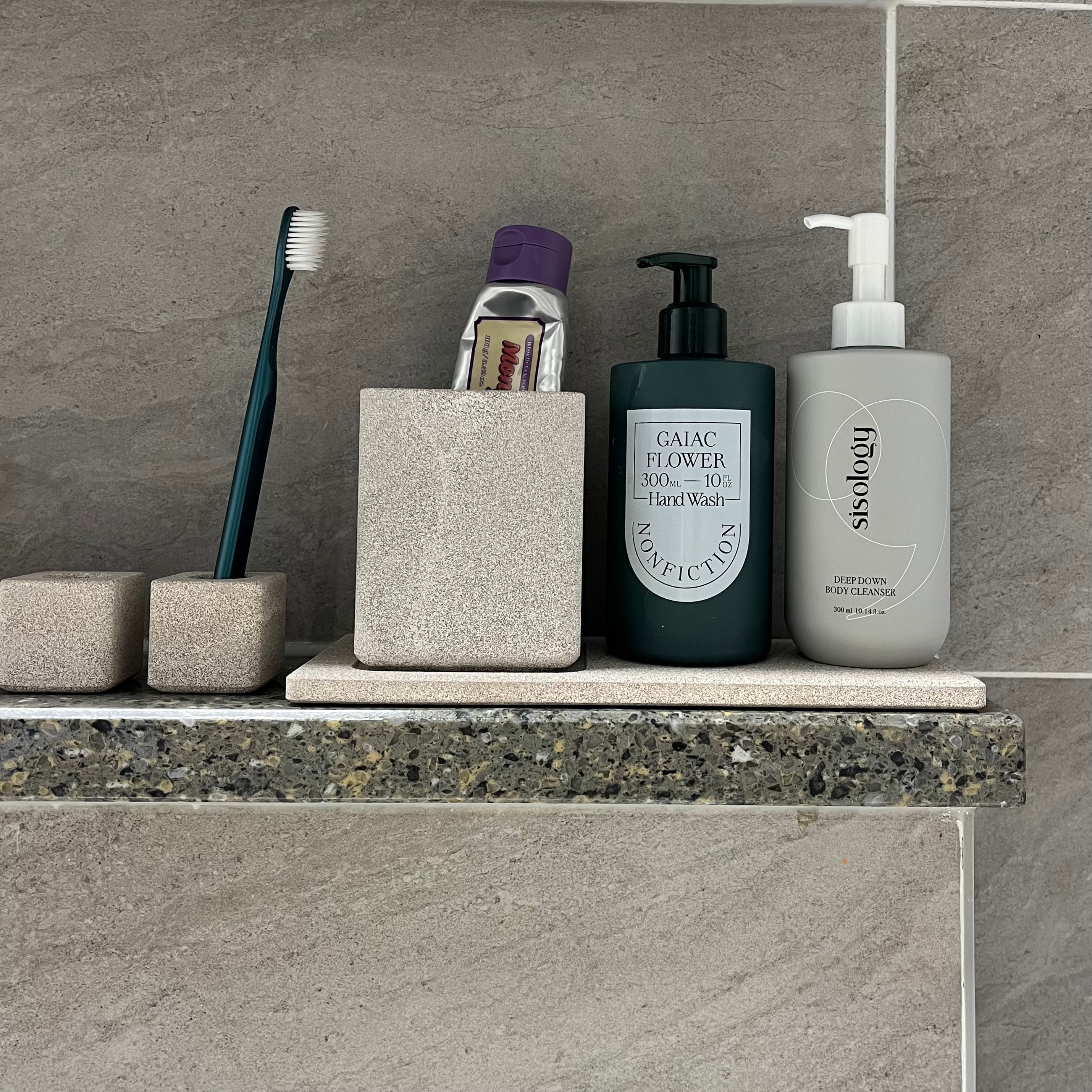 Premium Ceramic Toothbrush Holder Set(3pc) user photo