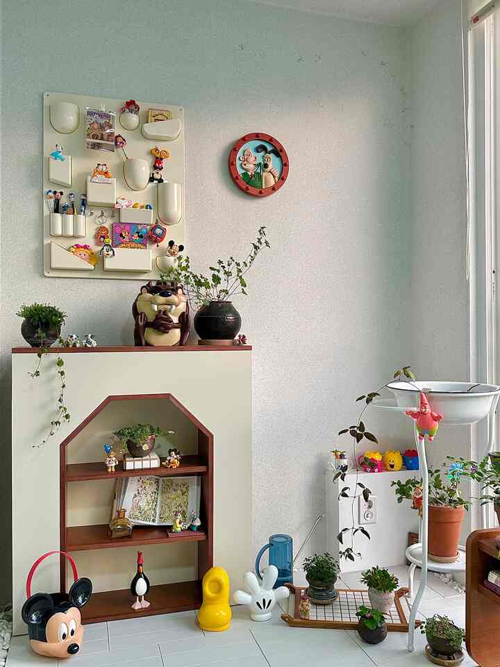 On the veranda of my house💟

This space is my healing space
This place is filled with my beloved figures🌿
It is such a great happiness to add cuteness to my favorite furniture