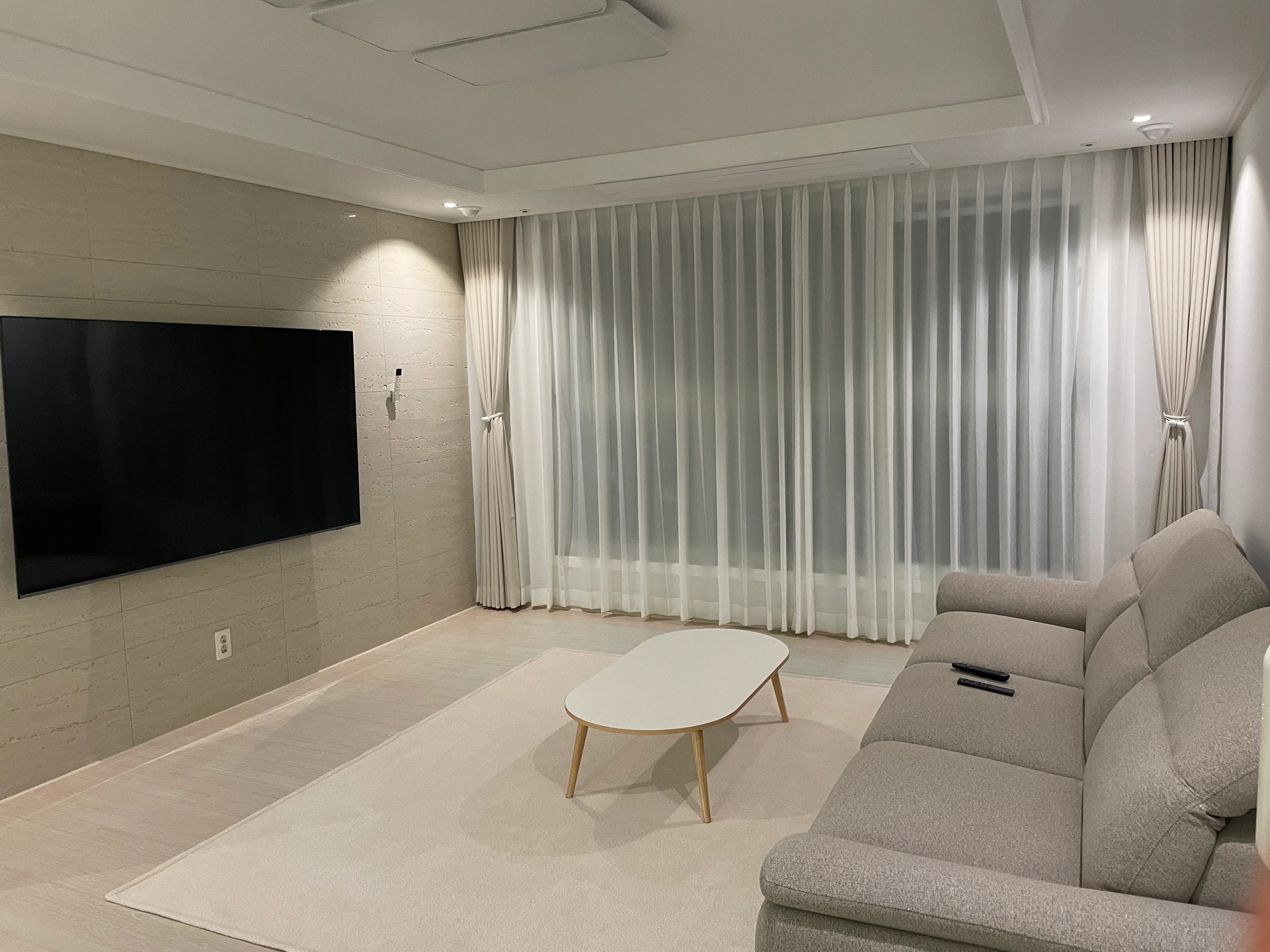 Plain Living Room Coffee Table user photo