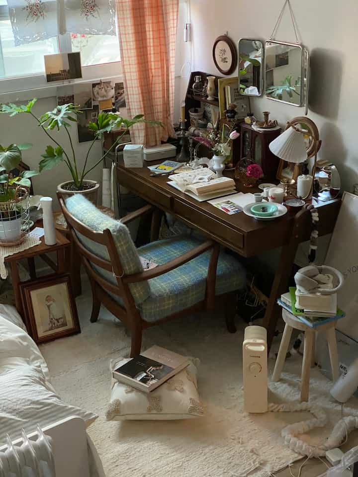 After safely finishing school

The morning that started with the children's song turned on passed quickly.
The inside and outside of the house are green and lively today.

By the way, what are we going to do about the worst rain?

I cleaned the dirty windows between the window frames and hope that tomorrow's fine dust is normal so I hope we can successfully ventilate🫣